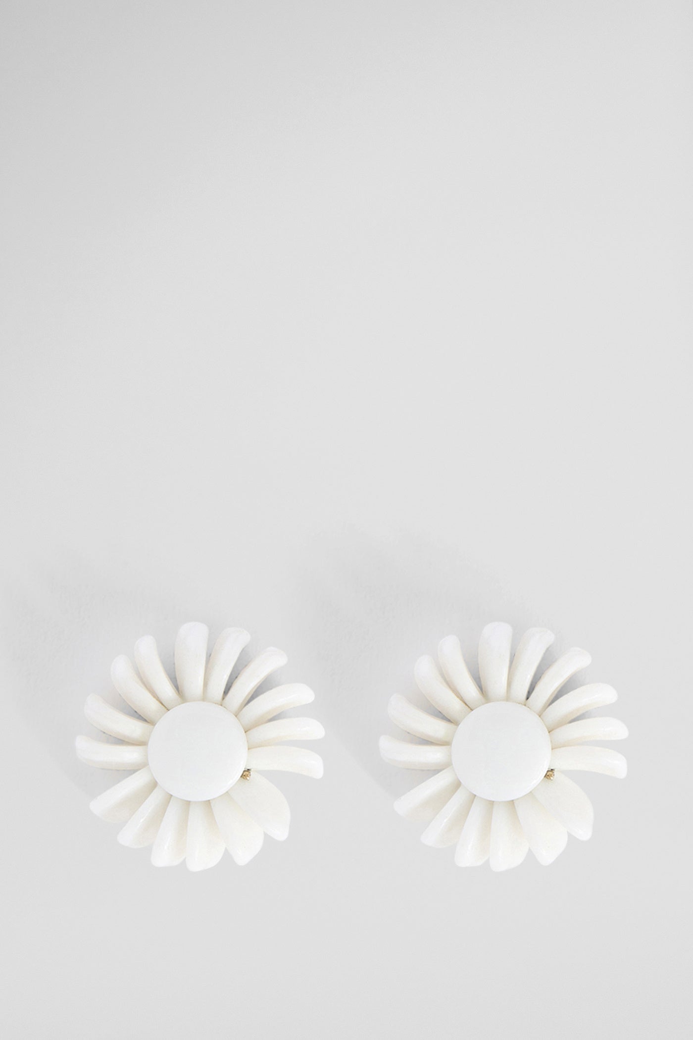50's flower clip earrings