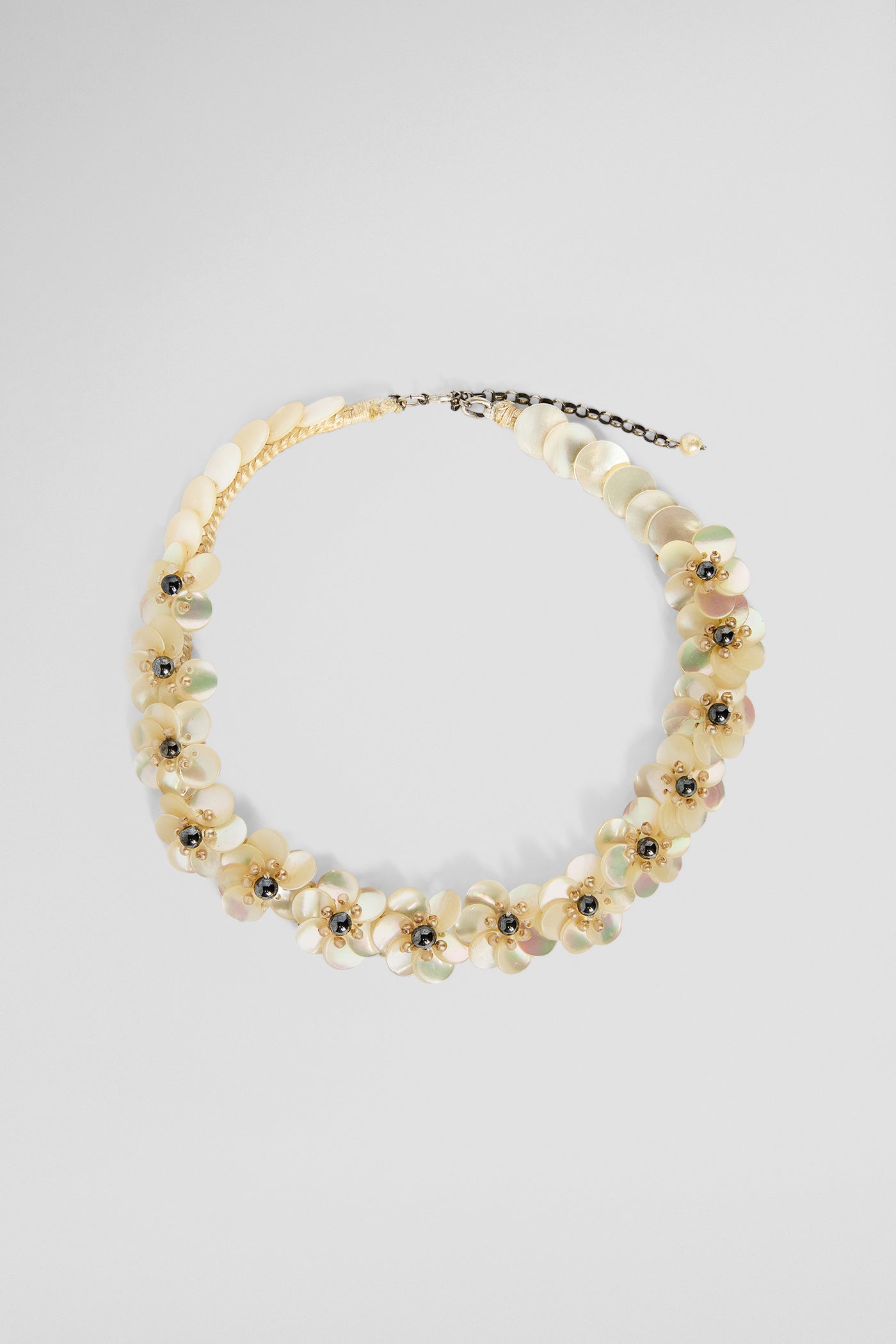 Mother of pearl flower necklace