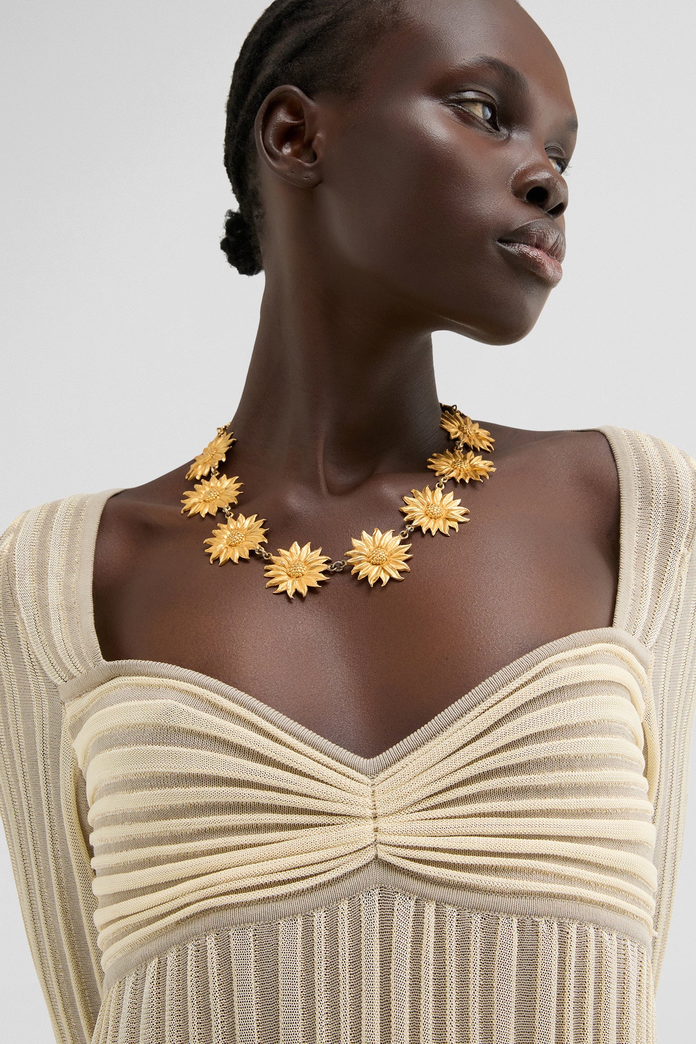 Golden daisy necklace