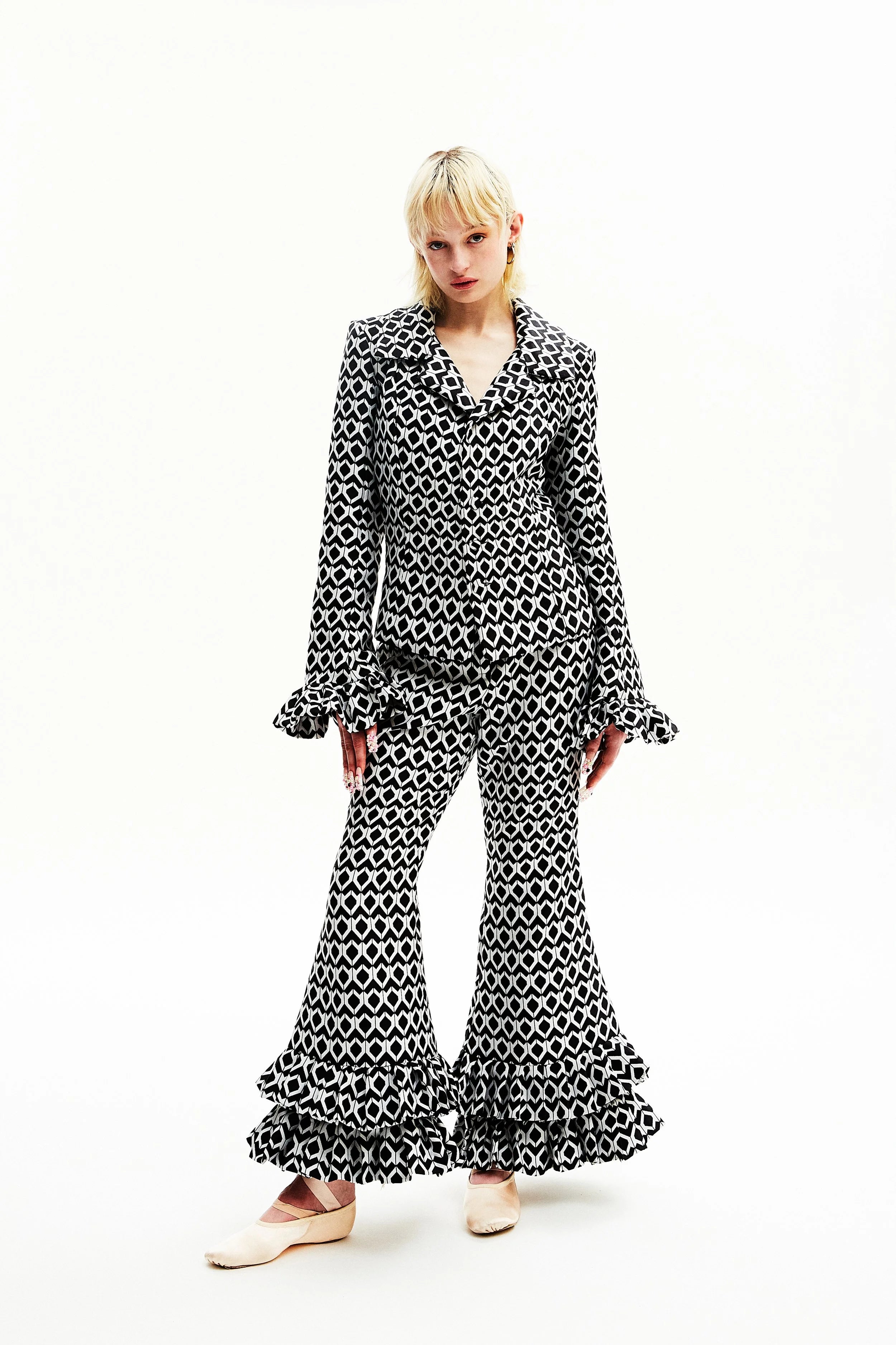 Pantalon noir et blanc géométrique