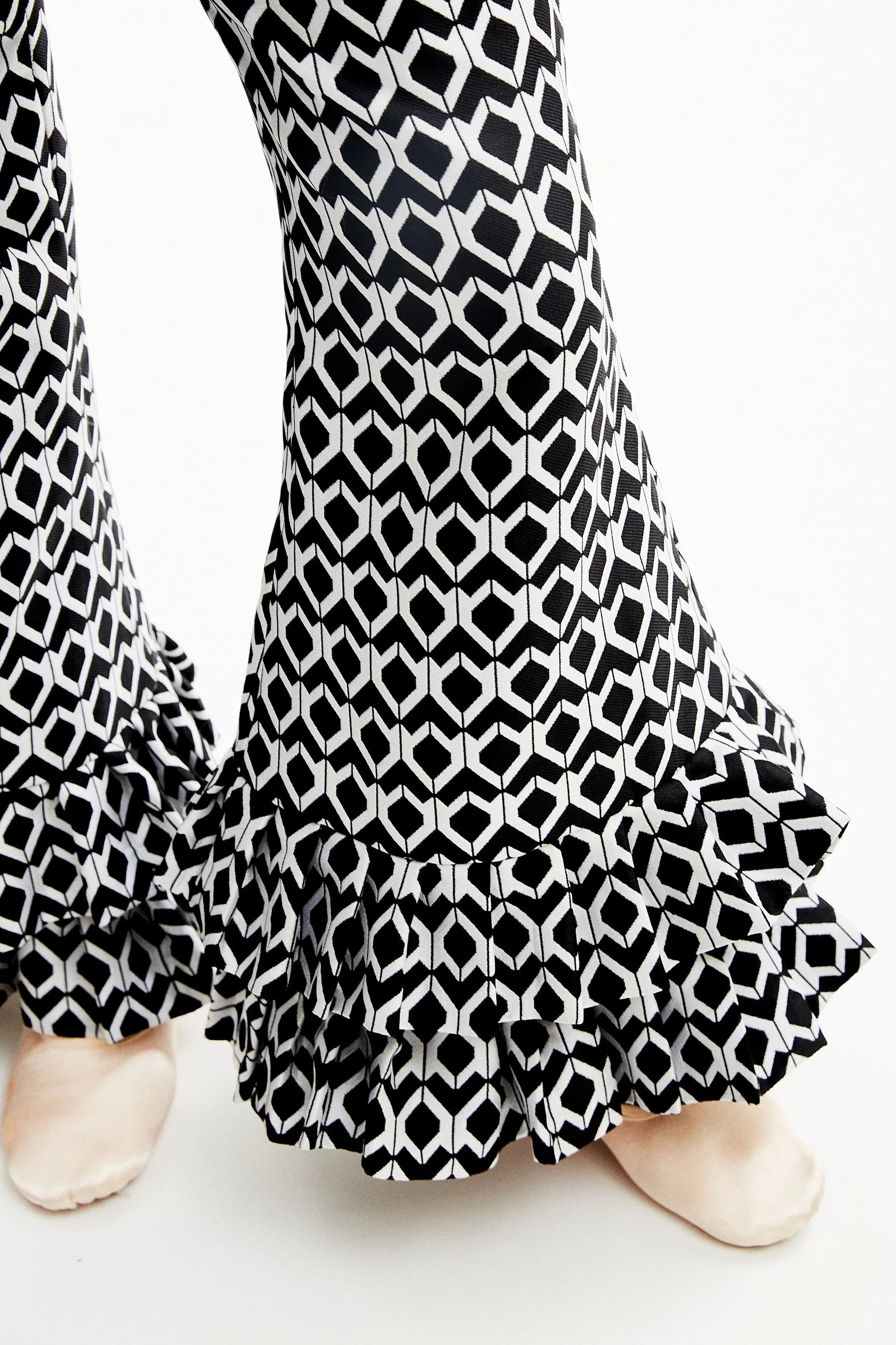 Pantalon noir et blanc géométrique
