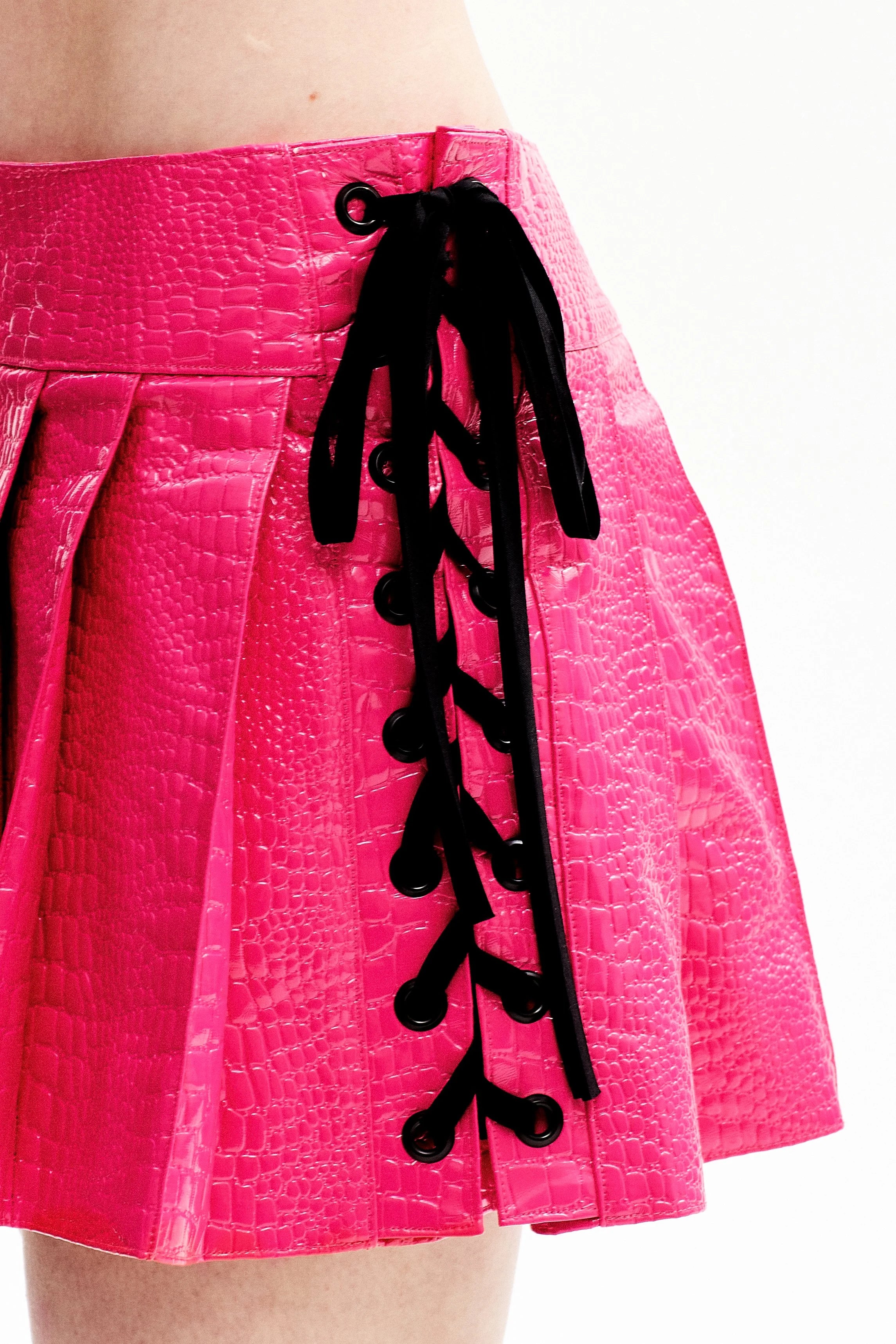 Jupe à plis croco rose