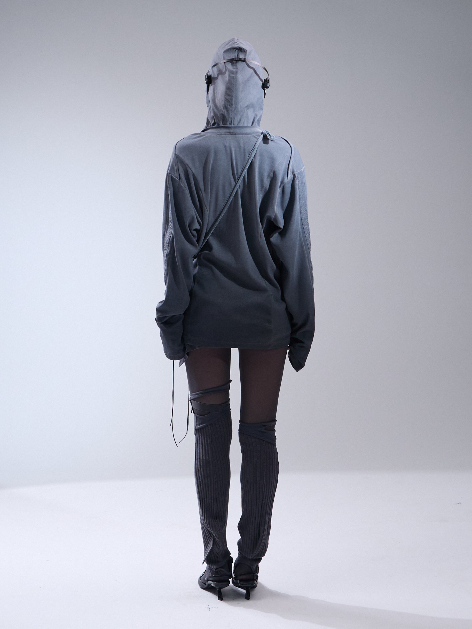 Asymmetric leg warmer