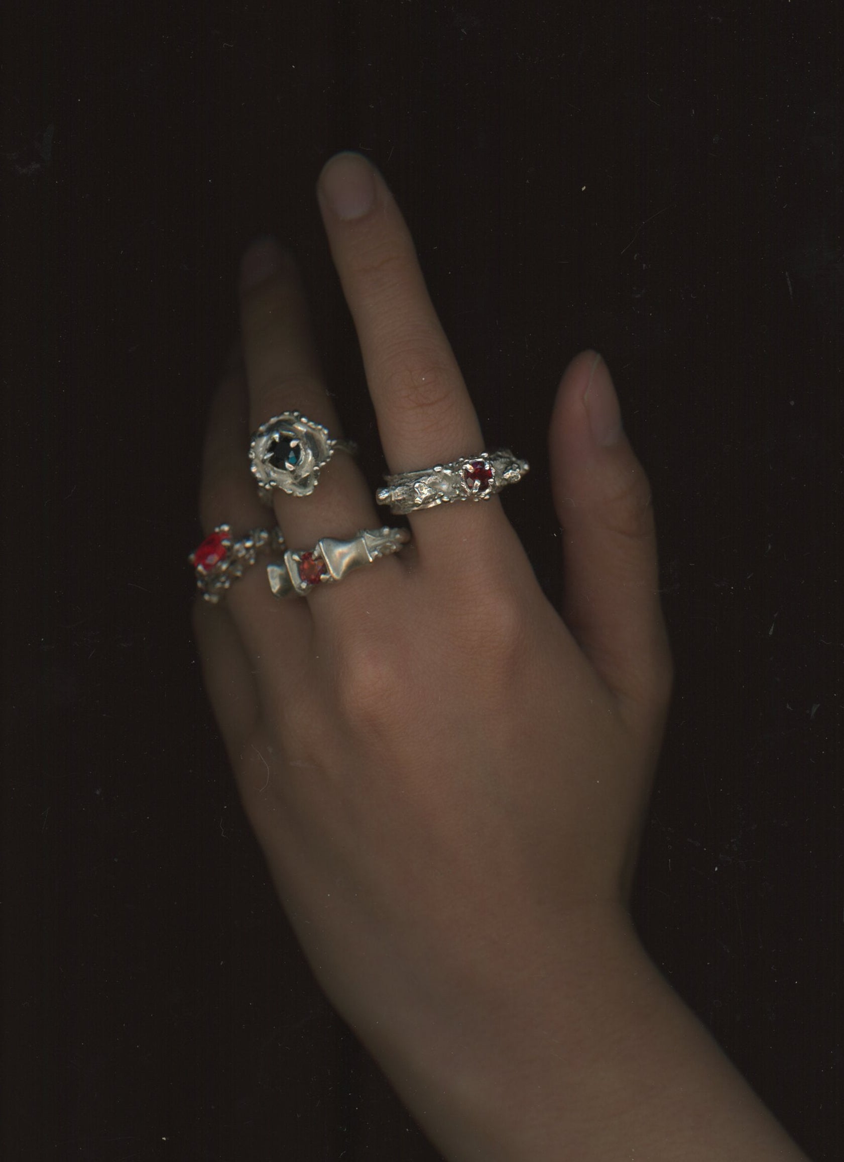 In throes ring || sz 7.5