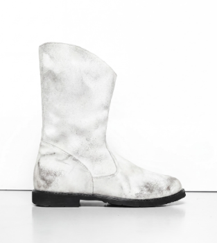 White raw boot