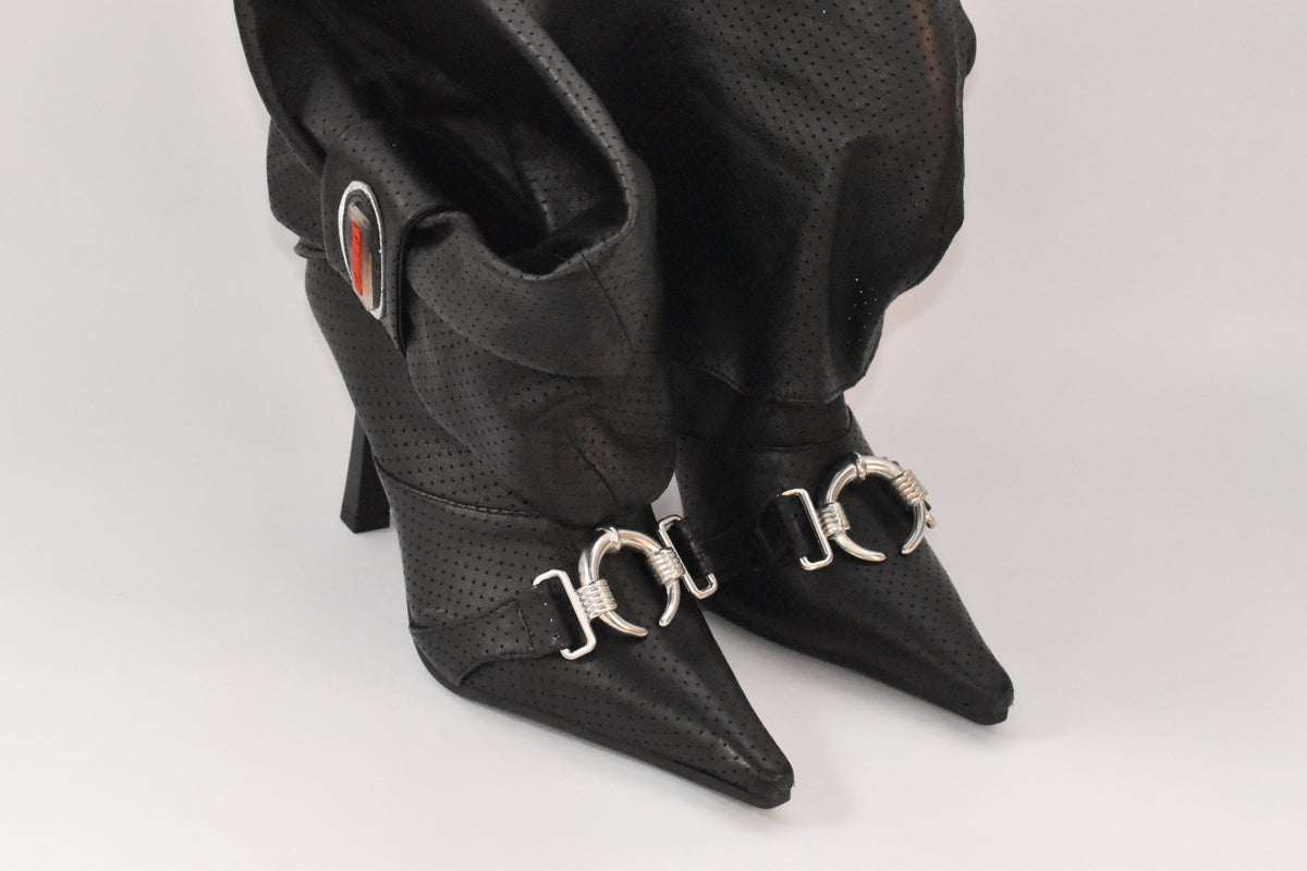 Aw26 bow boot black