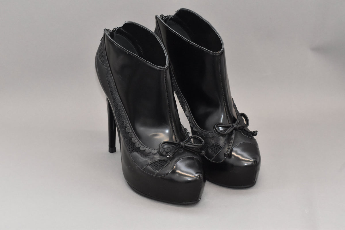 1 fergie ankle boot