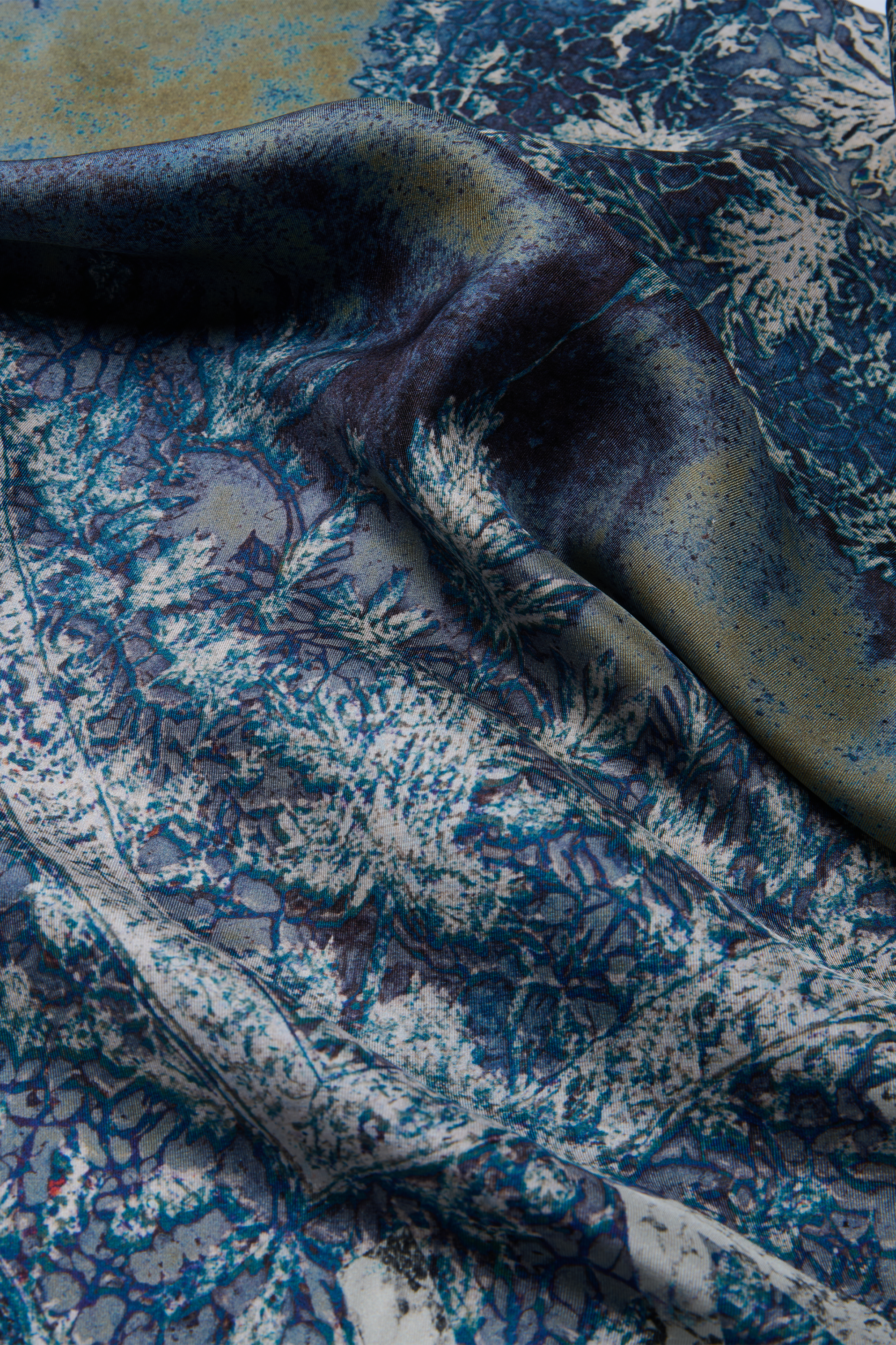 Silk scarf (varius)