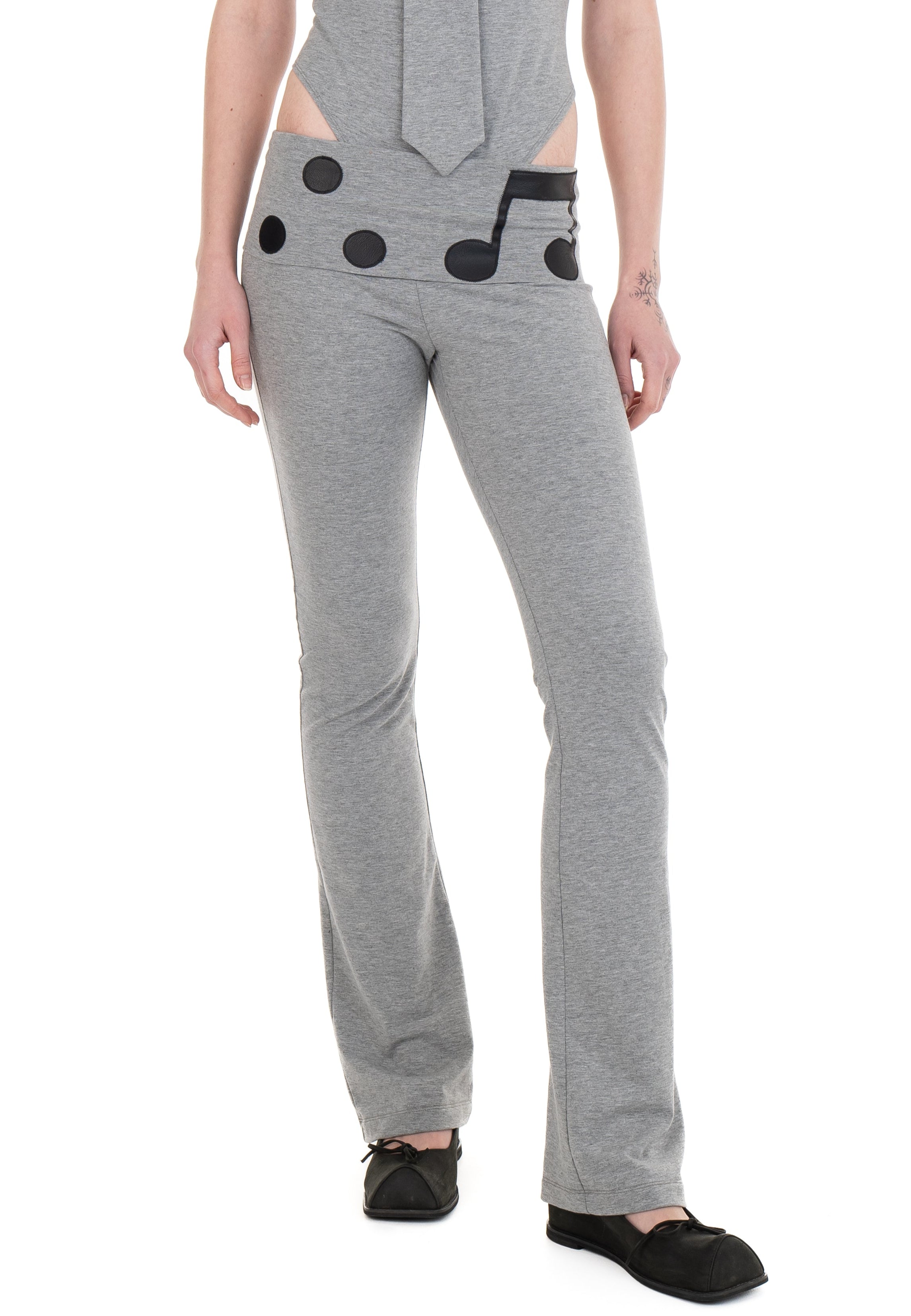 Note yoga pants