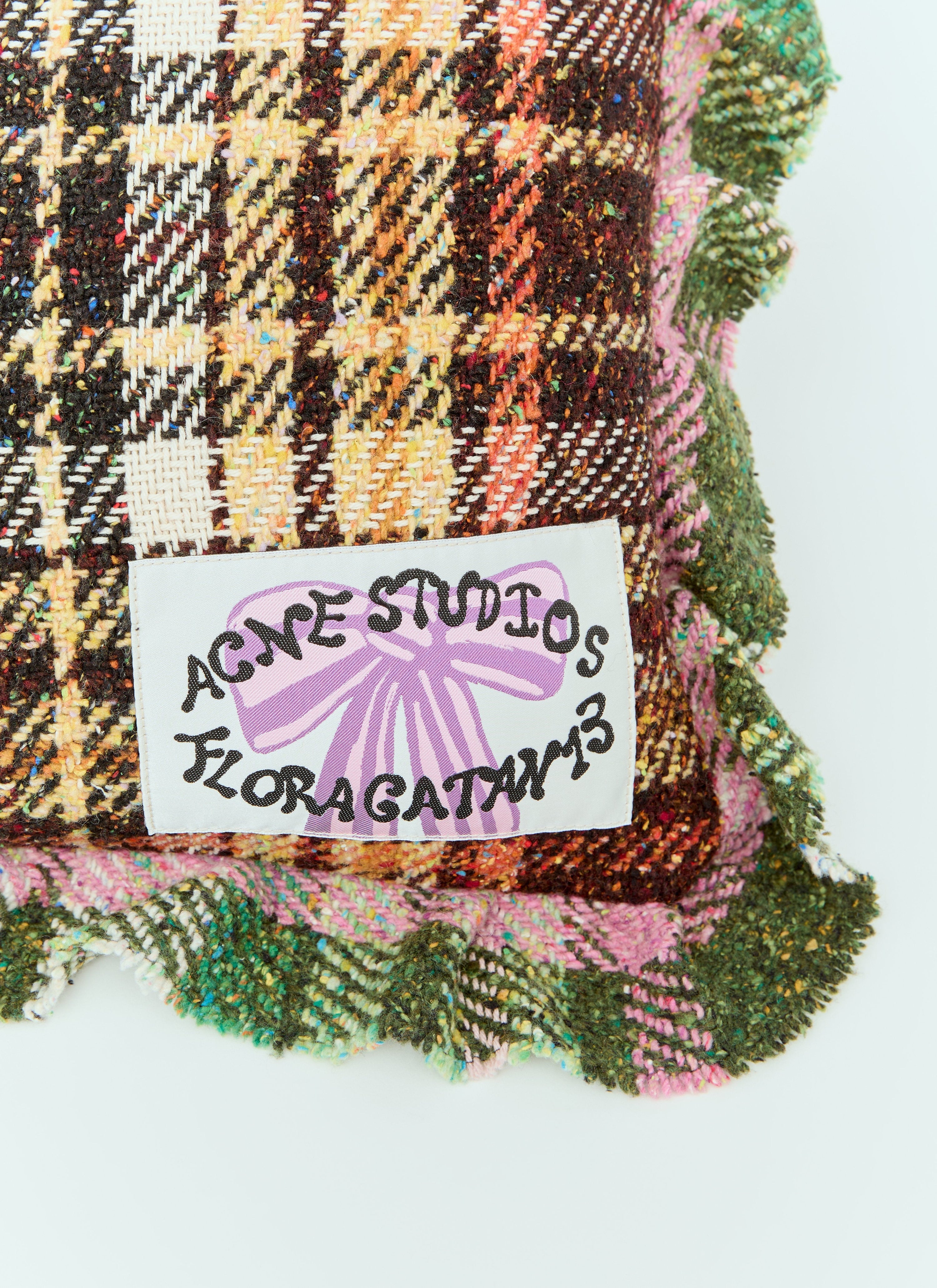 Plaid cushion