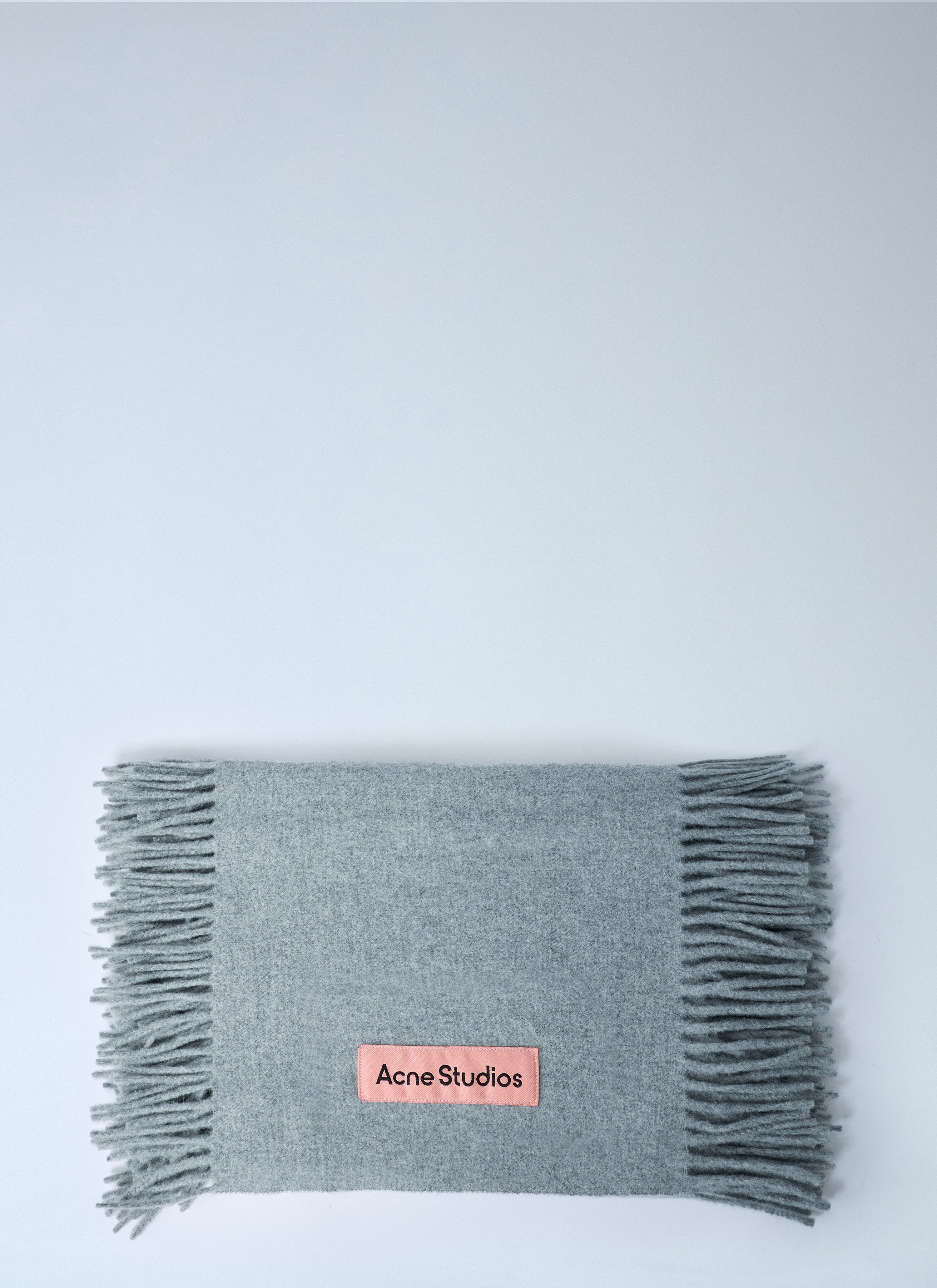 Fringe wool scarf