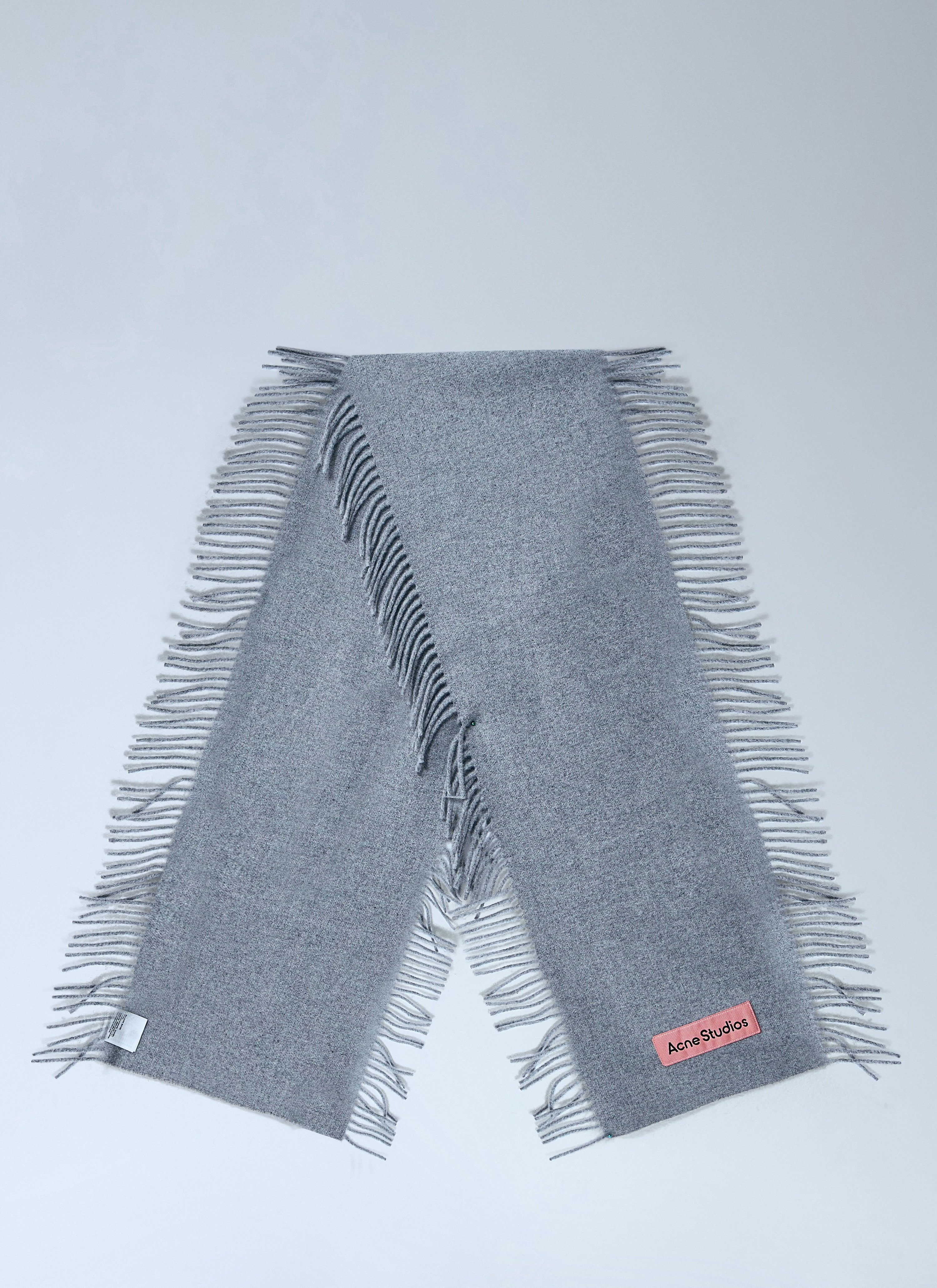 Fringe wool scarf