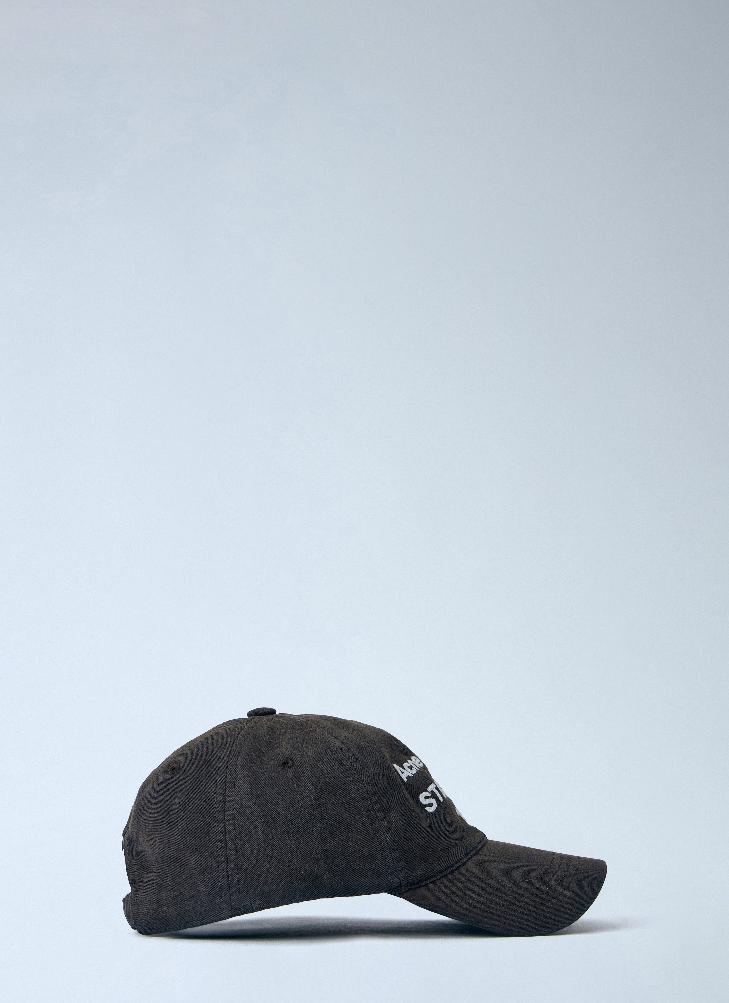 Washed fabric logo baseball cap