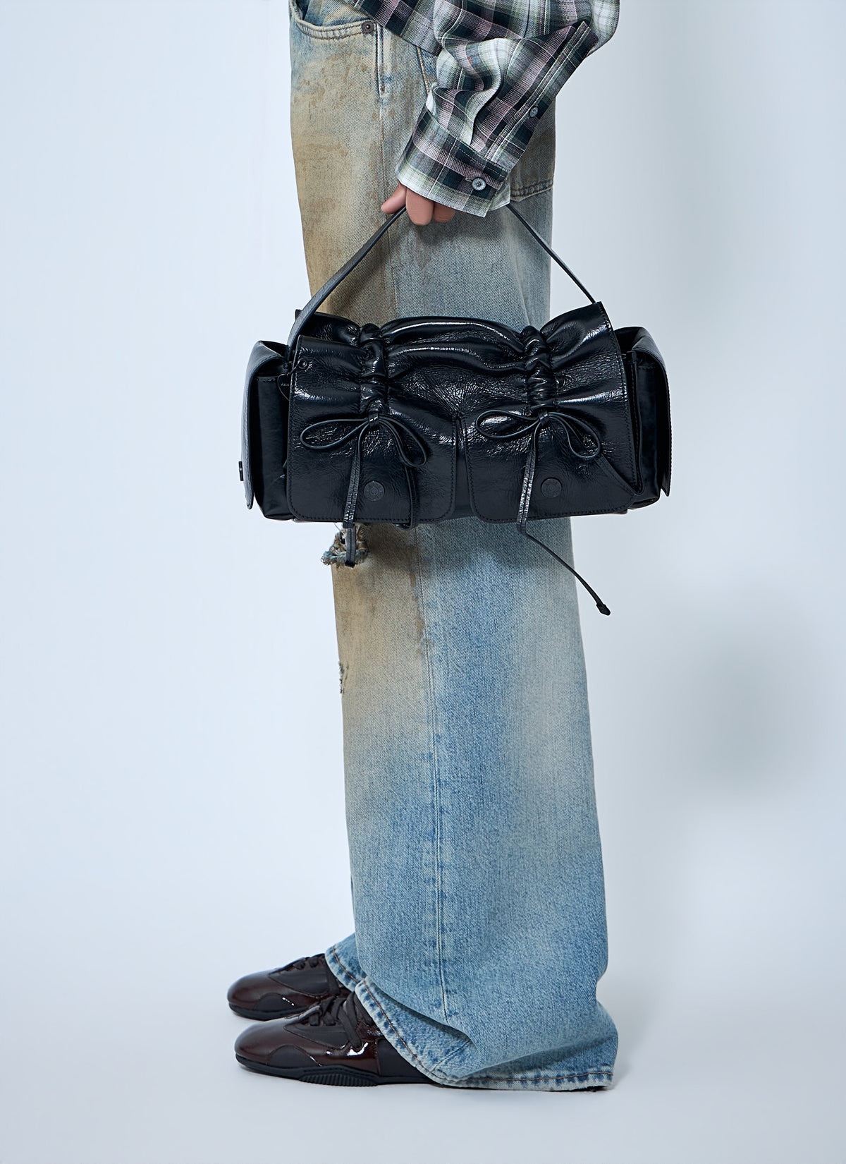 Multipocket shoulder bag
