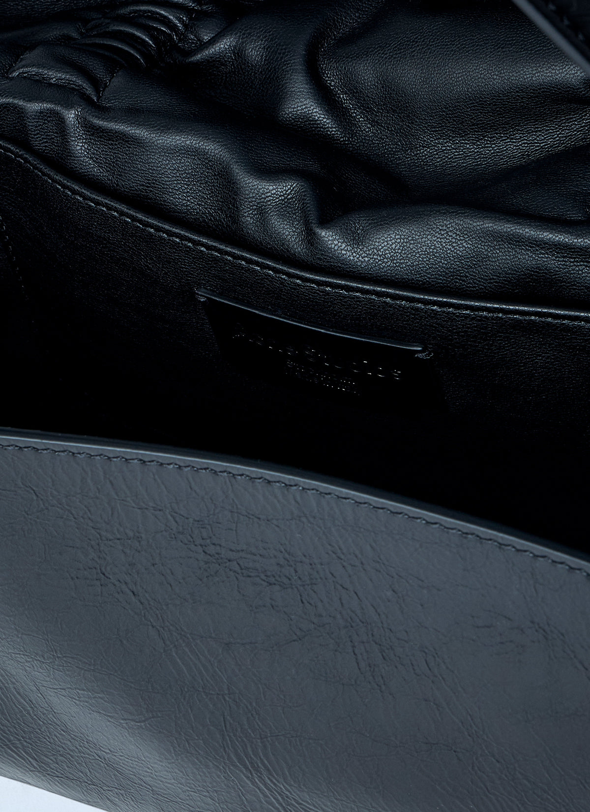 Multipocket shoulder bag