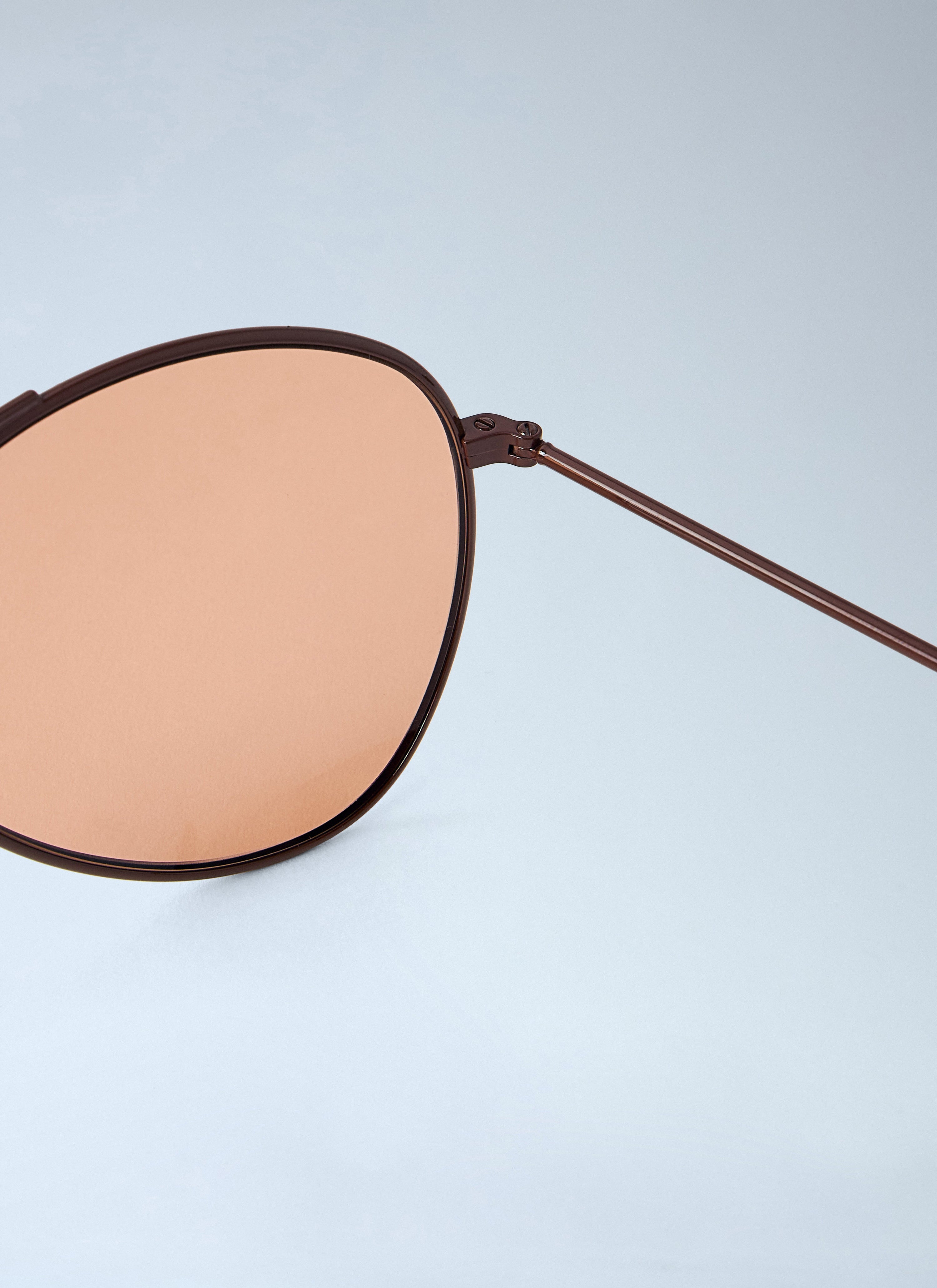 Metal aviator sunglasses