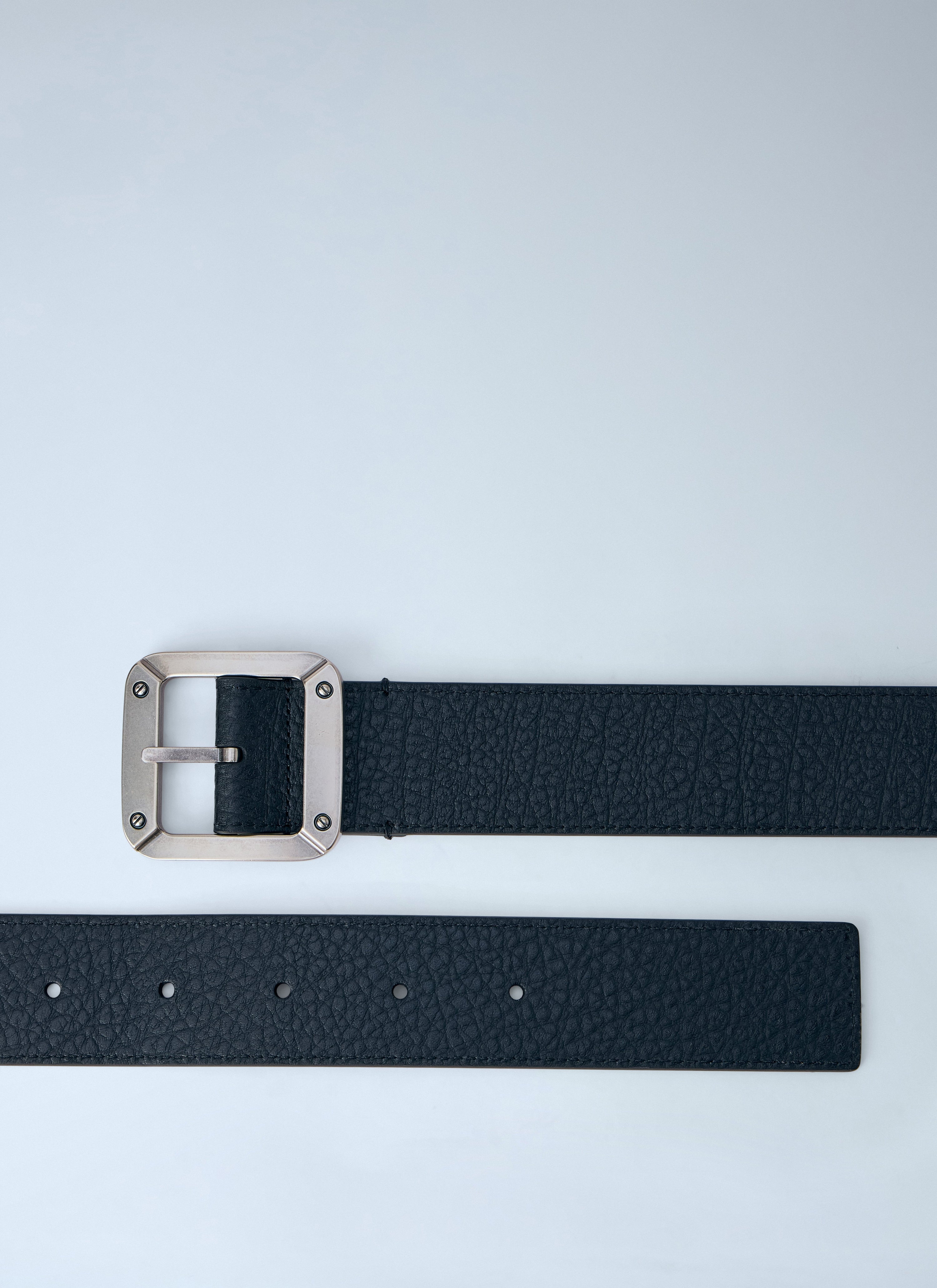 Textured reversible leather belt