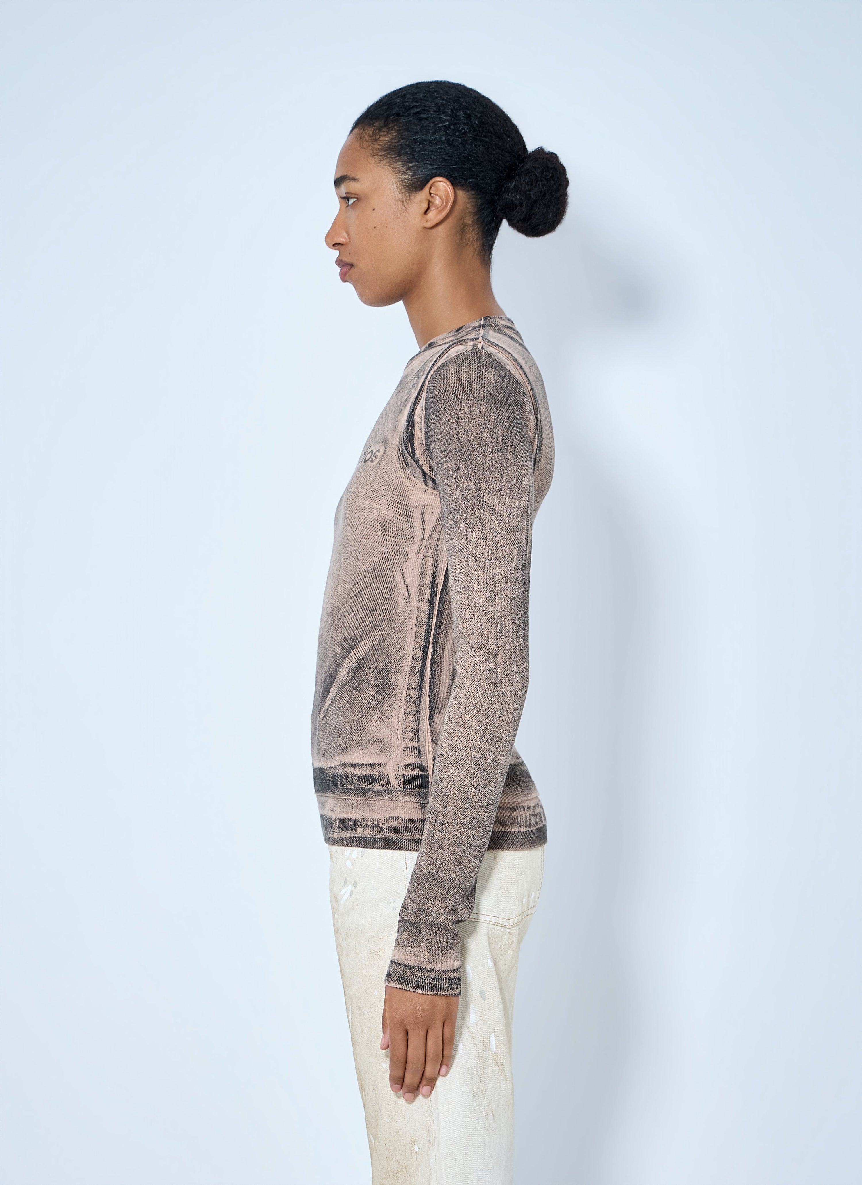 Long sleeve logo top
