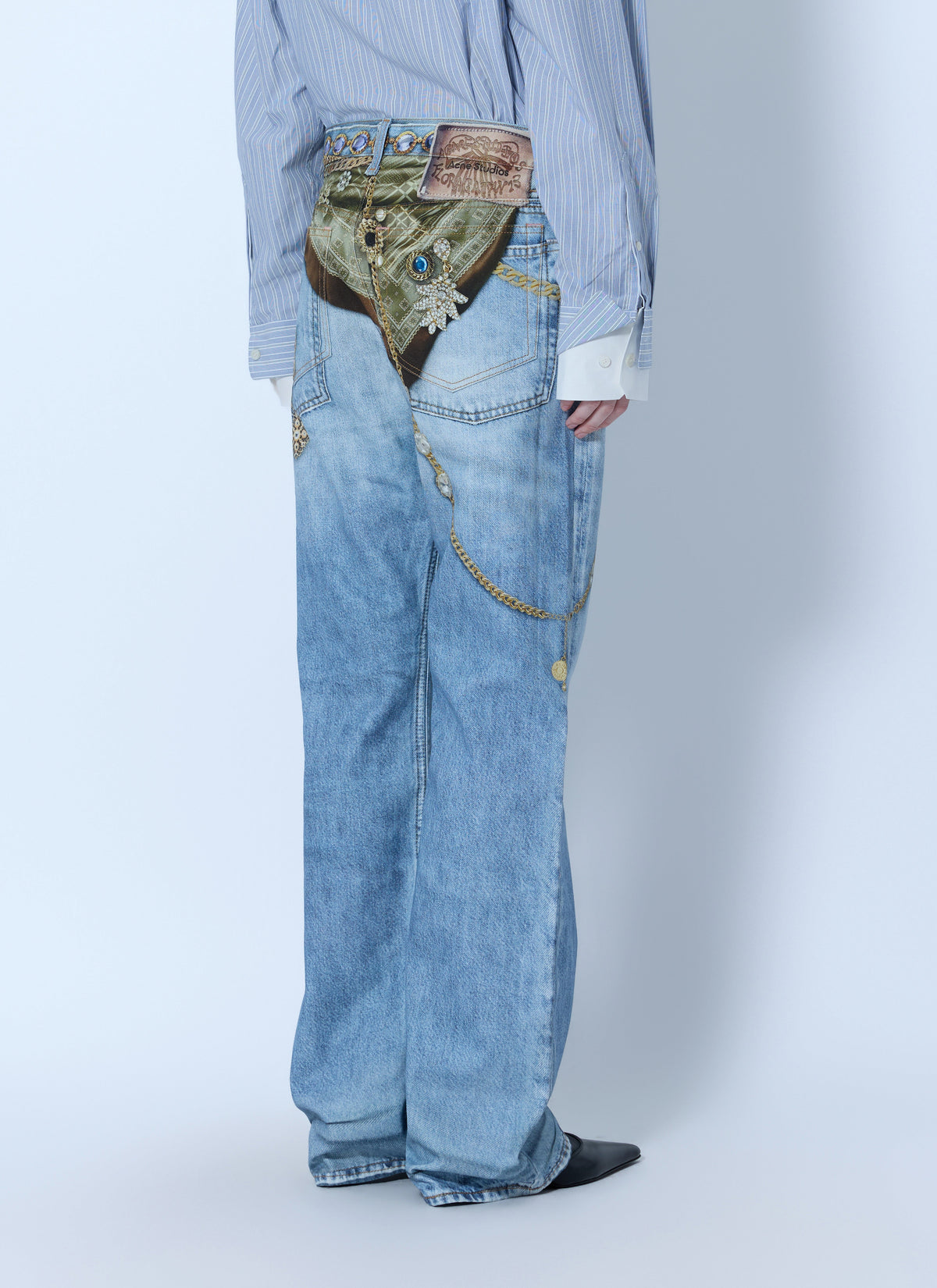 Trompe-l'œil jewellery jeans