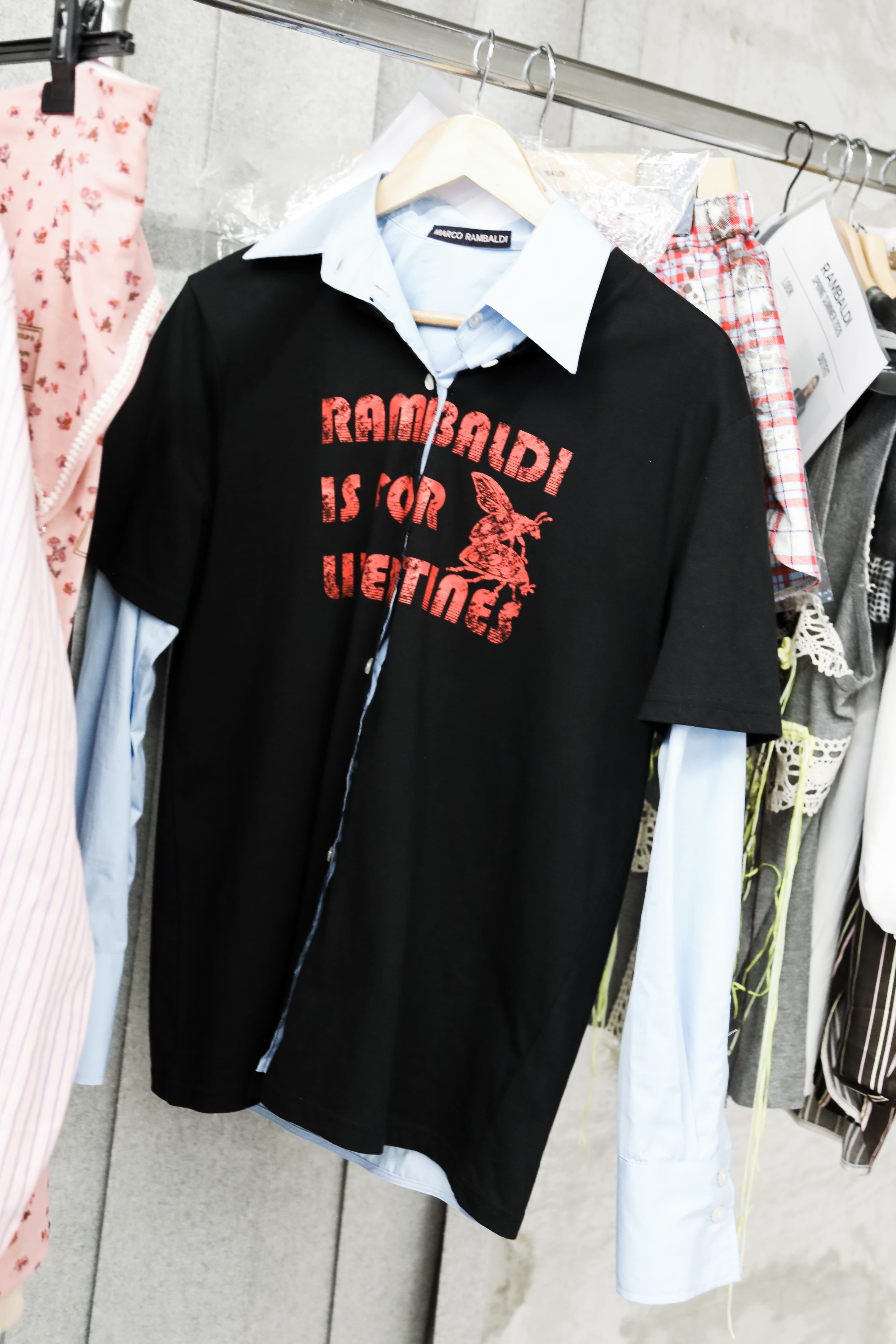 T-shirt con camicia integrata rambaldi is for libertines