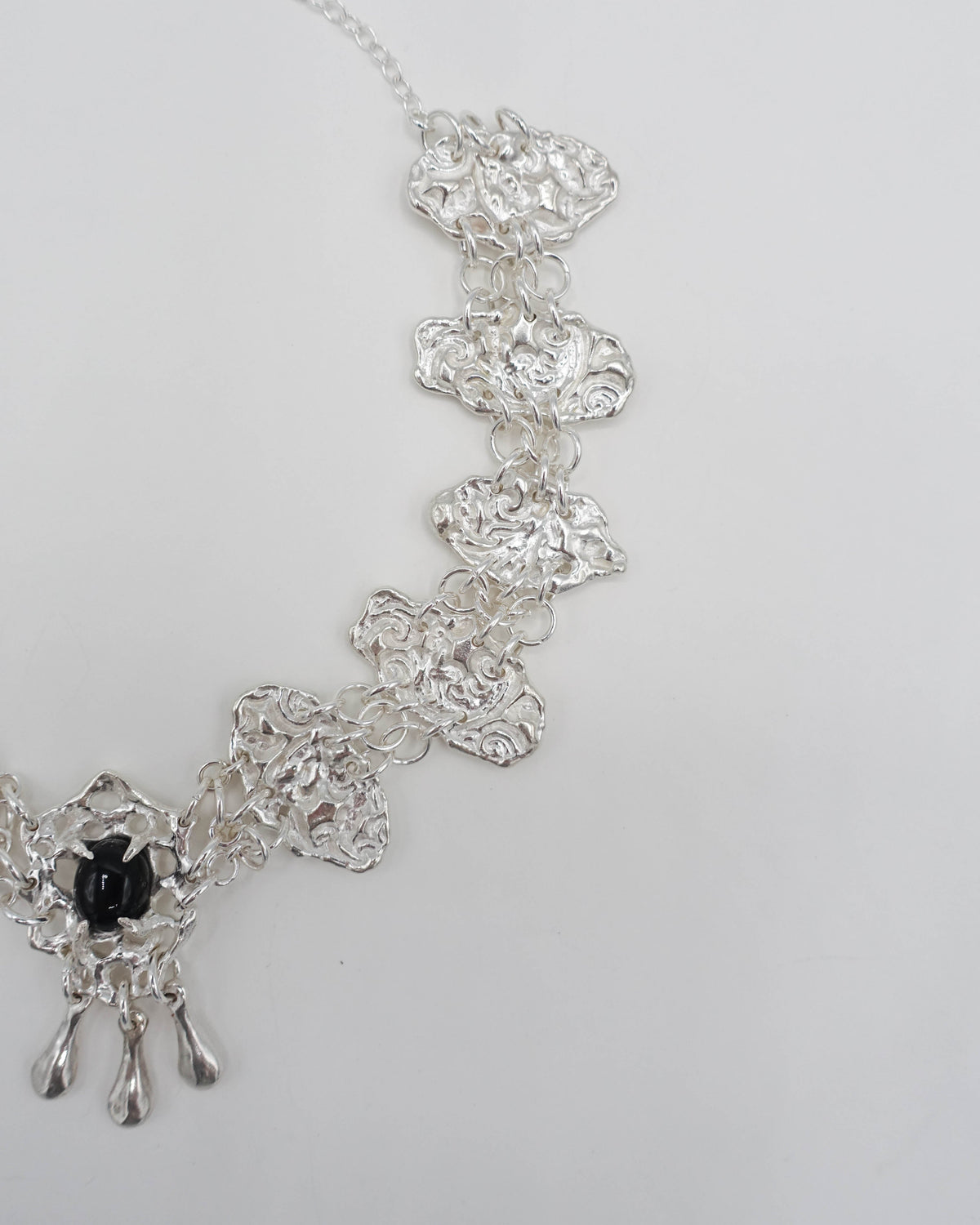 Thalia chain