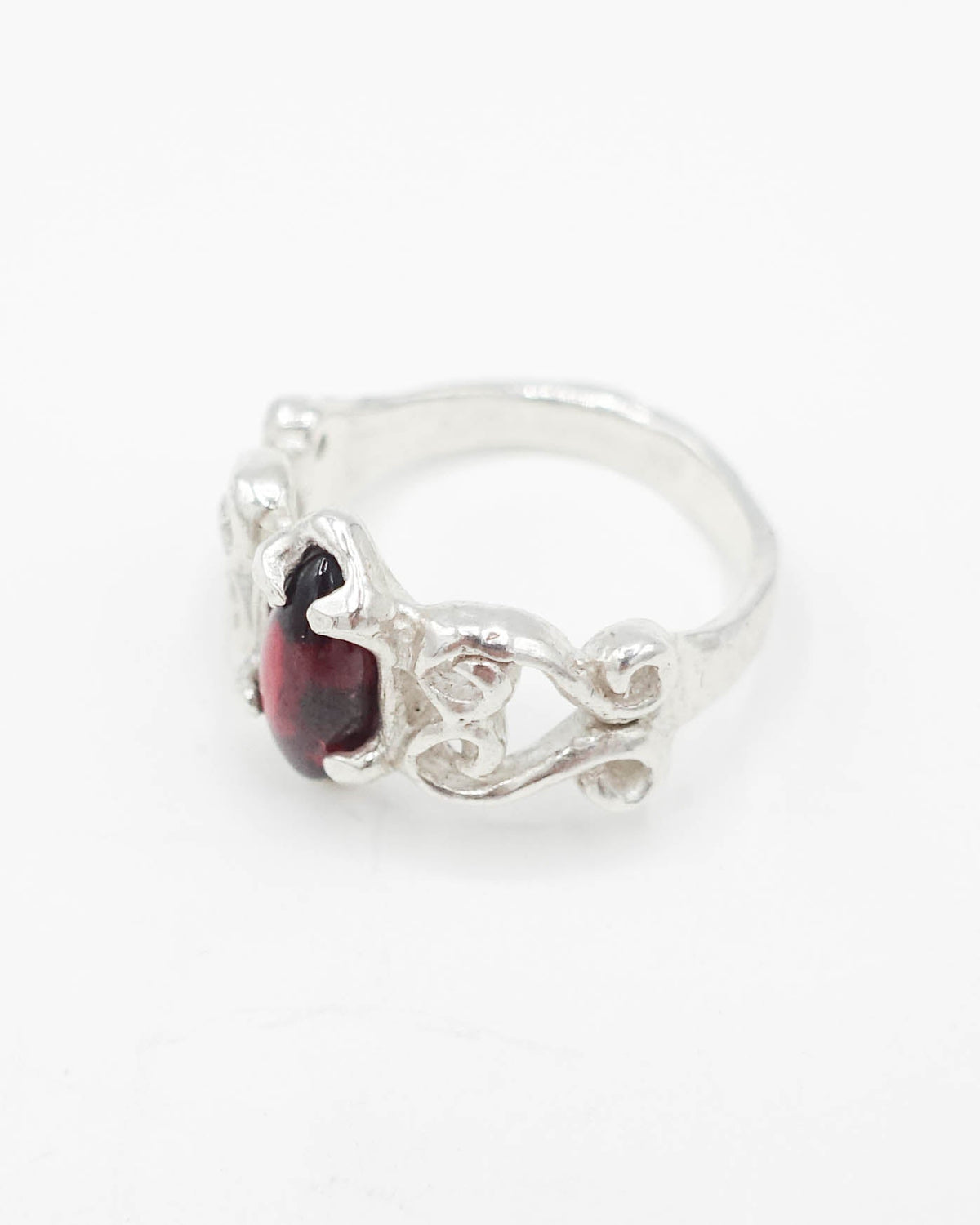 Madame ring