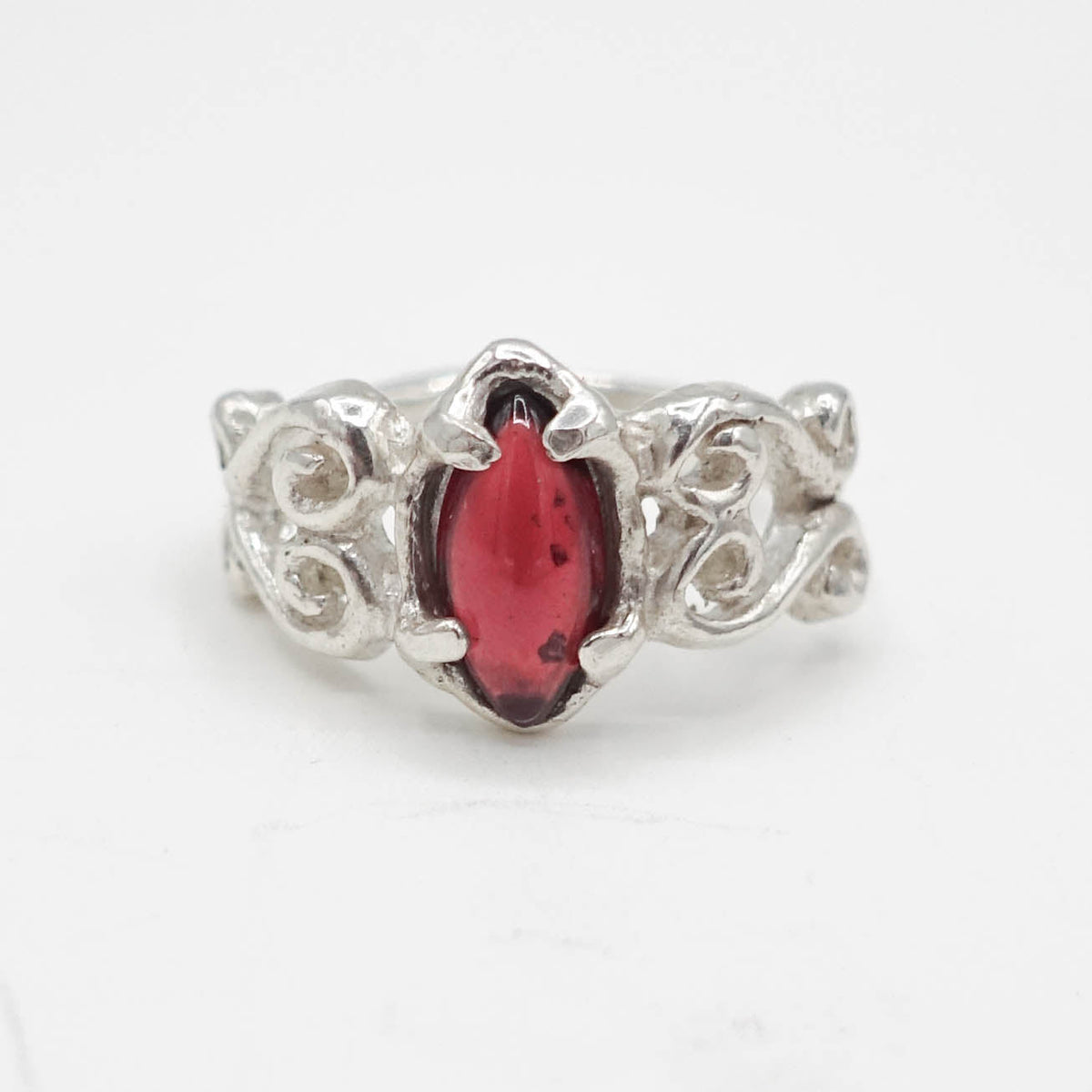 Madame ring