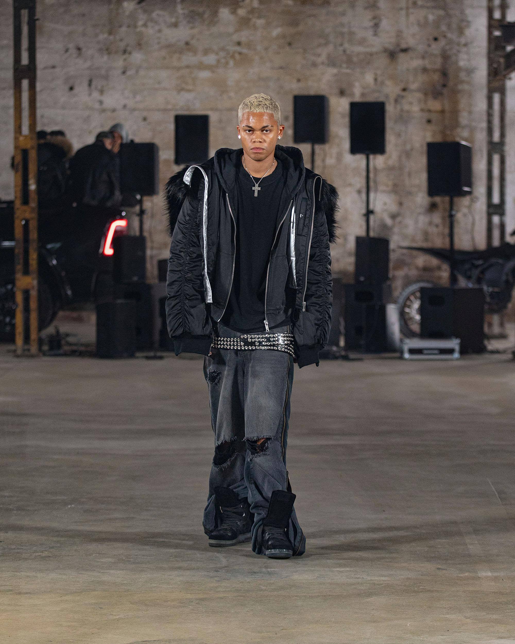 Black button belt