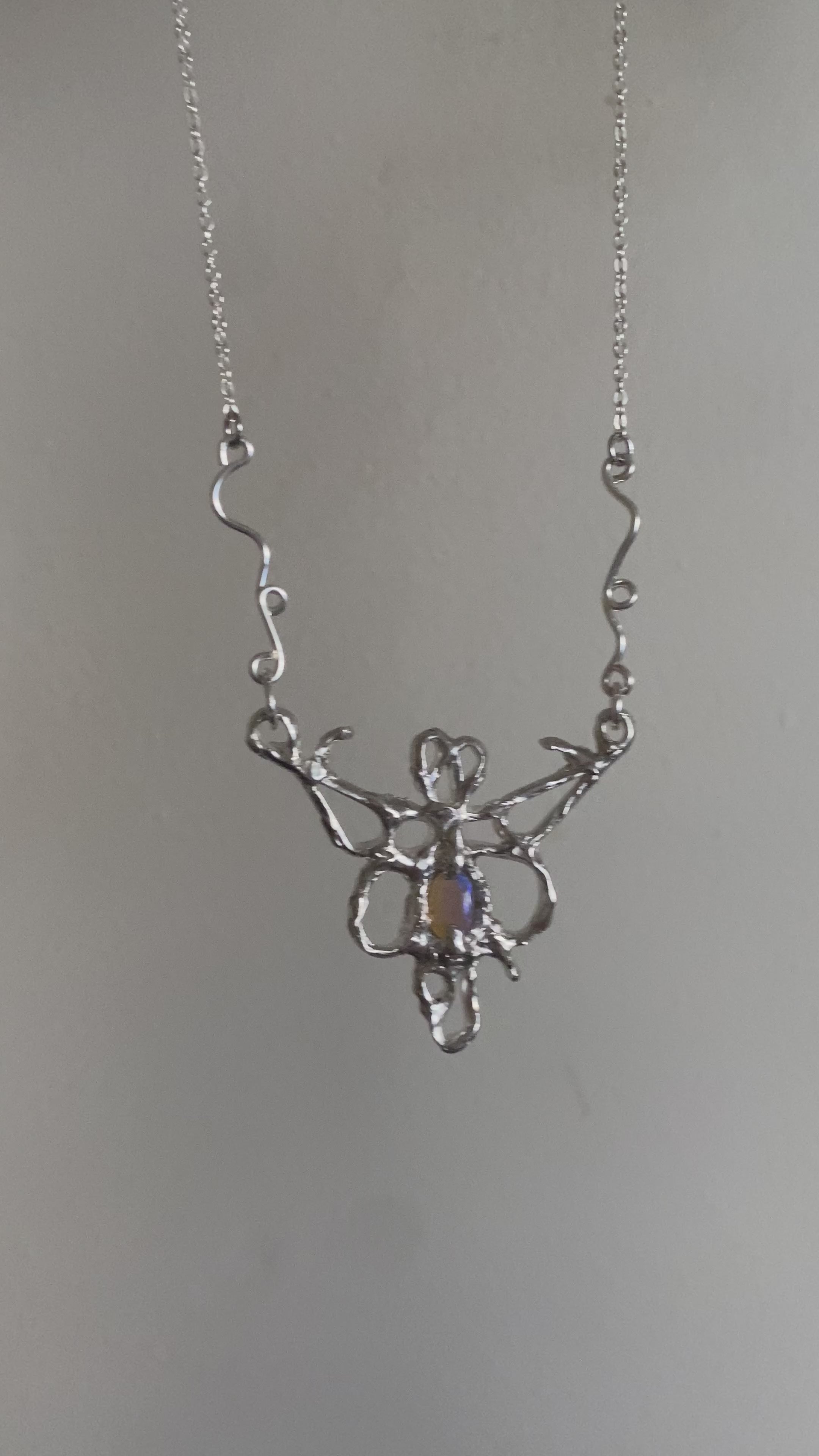 Metamorphosis necklace - silver