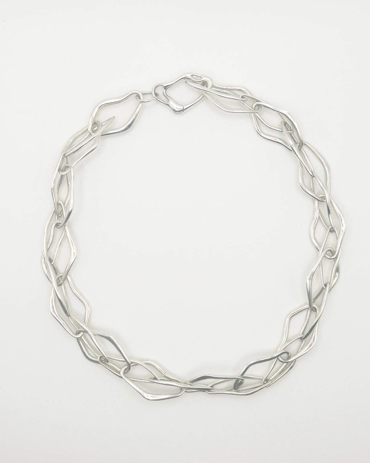 Bind necklace