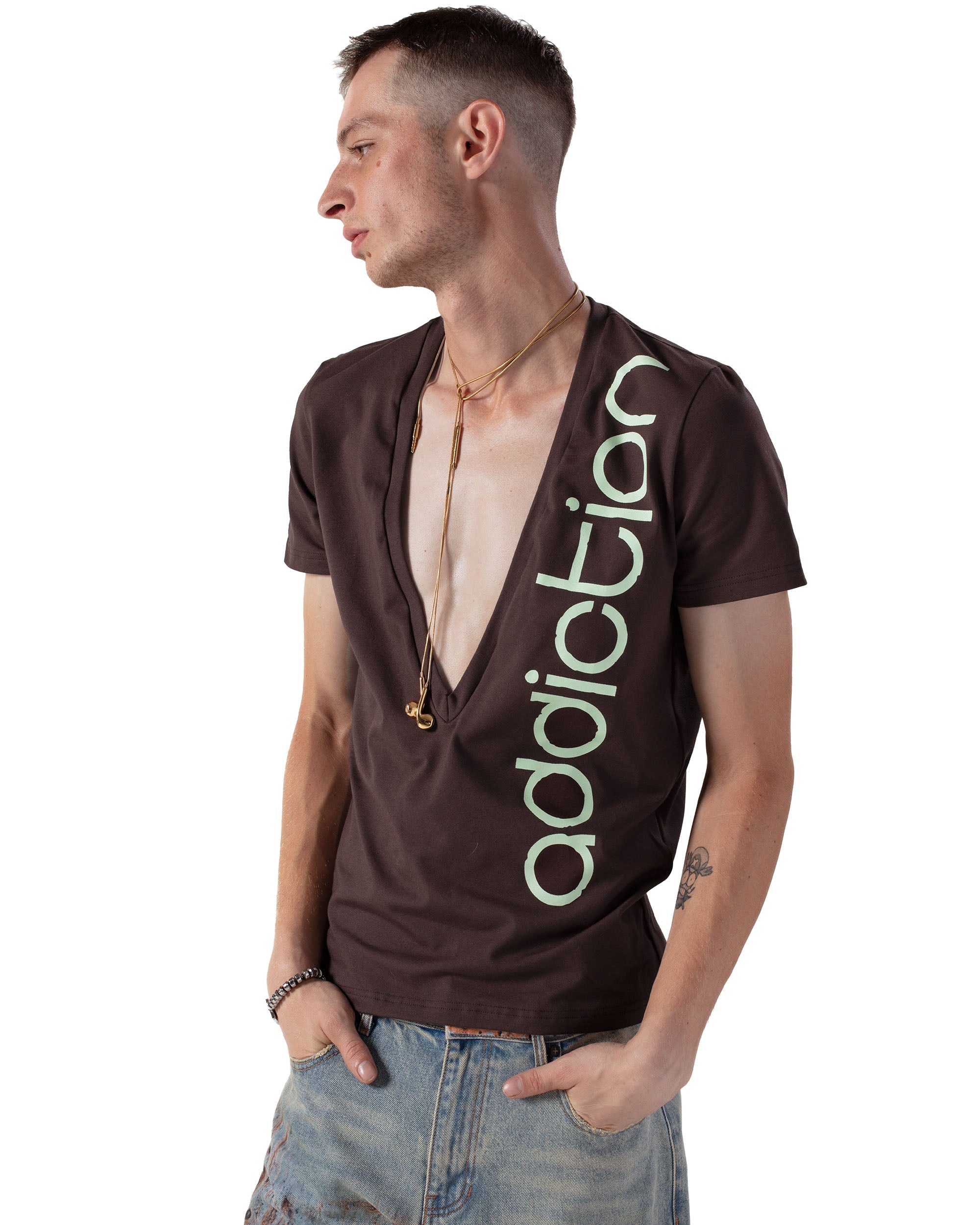 Brown addiction v-neck
