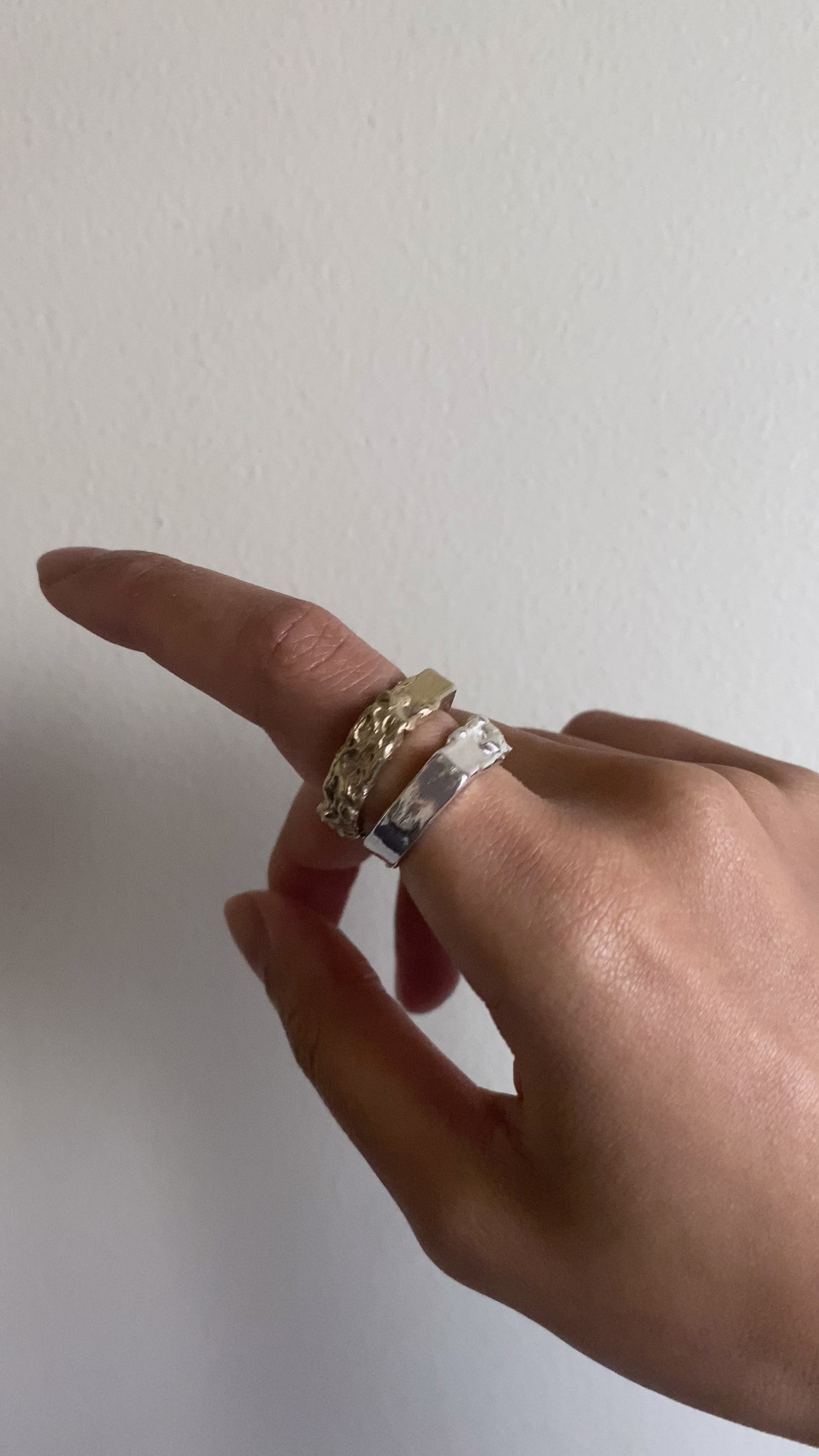 Melting away ring - gold