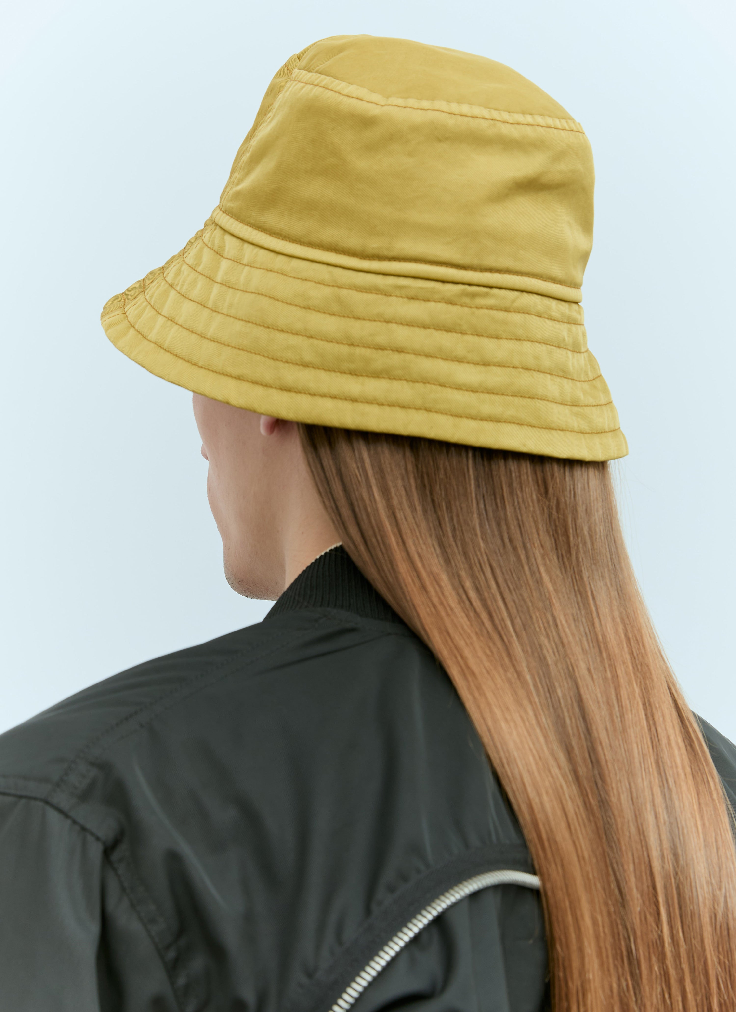 Topstitching bucklet hat