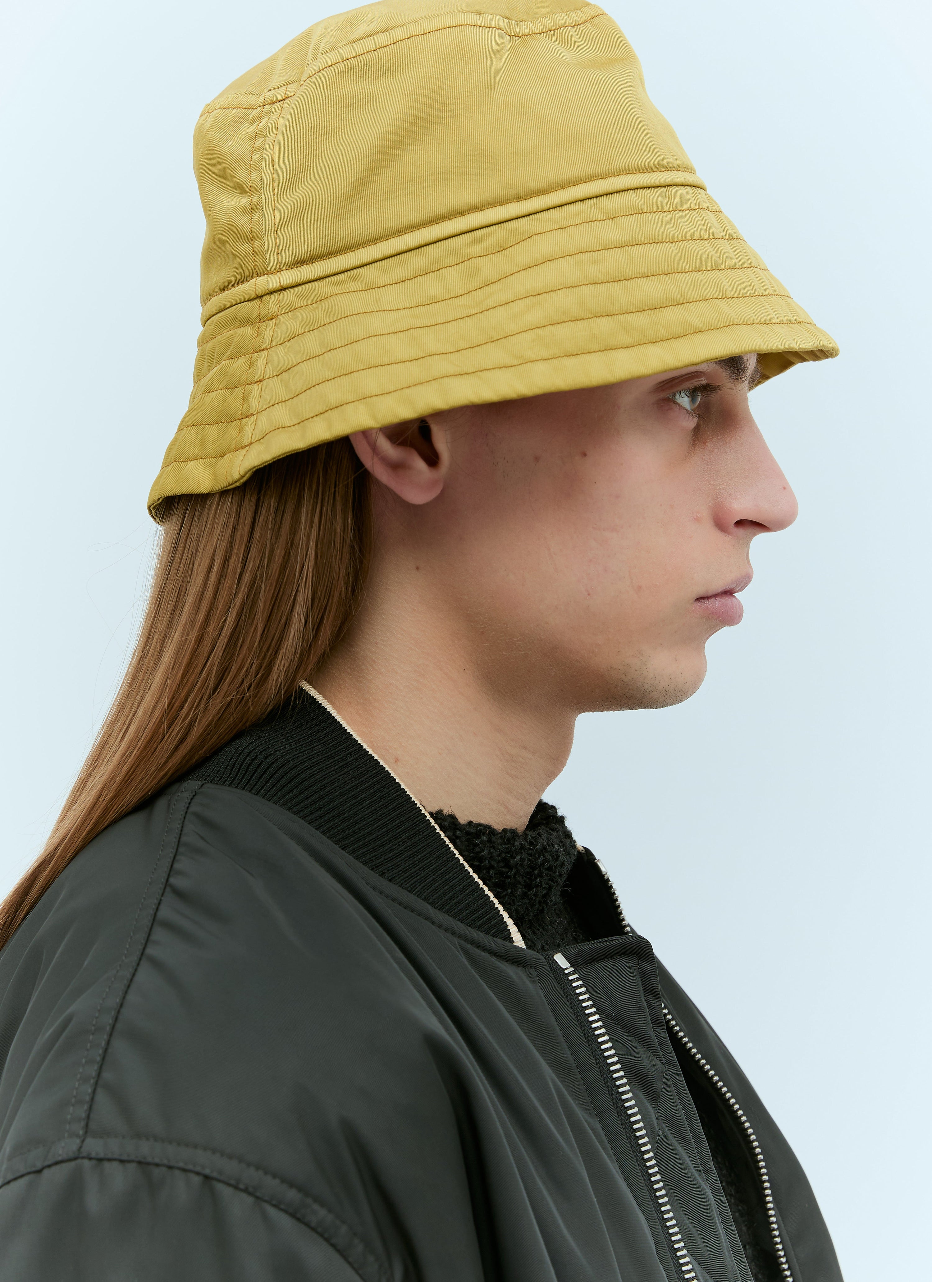 Topstitching bucklet hat