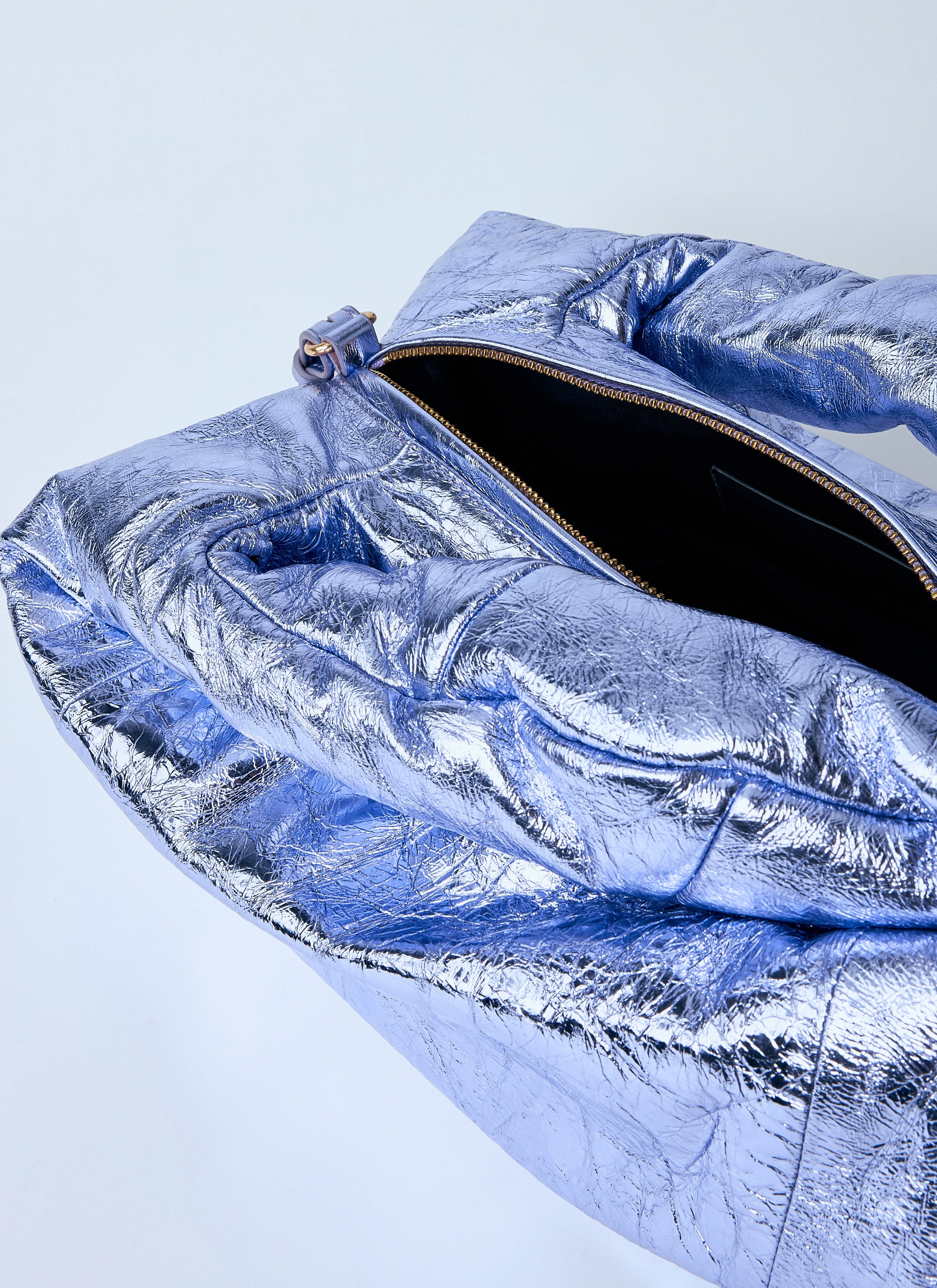 Metalic twist handbag