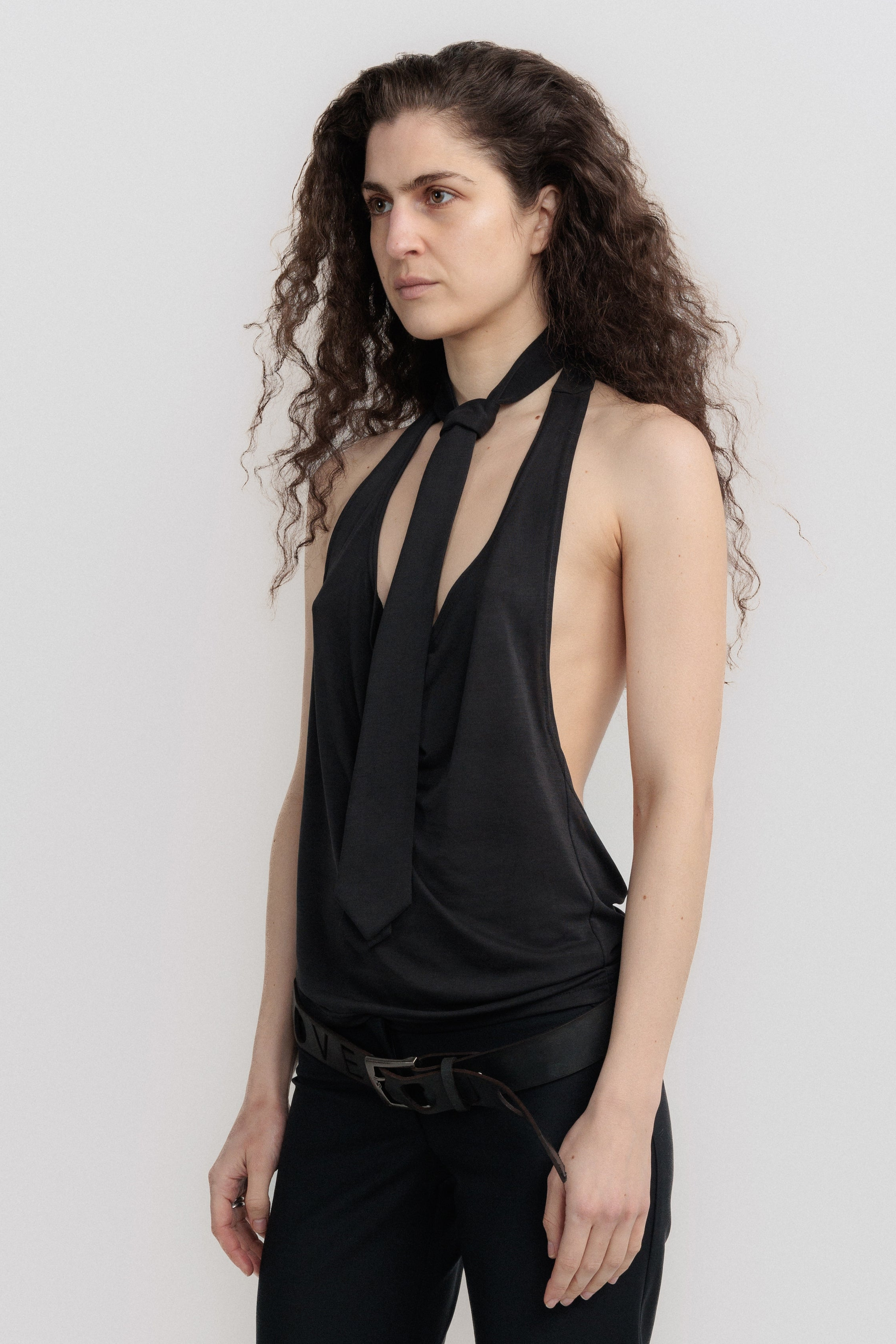 Backless tie top