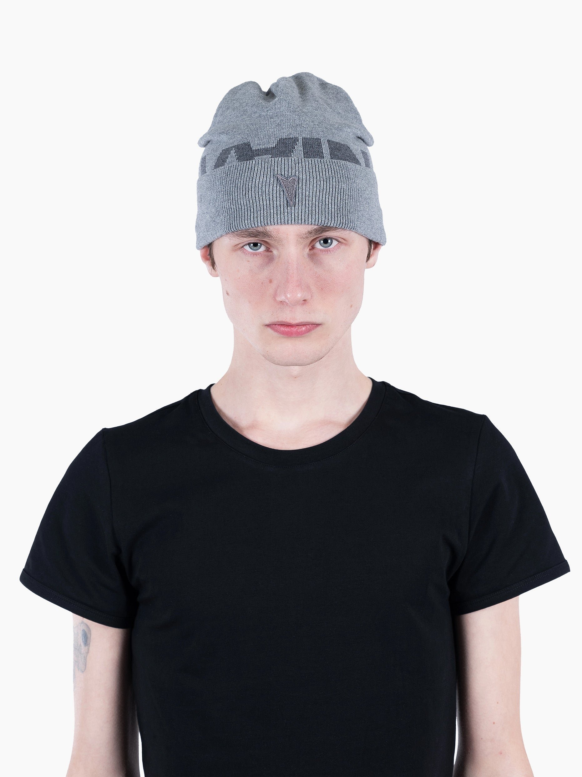 Vain logo beanie