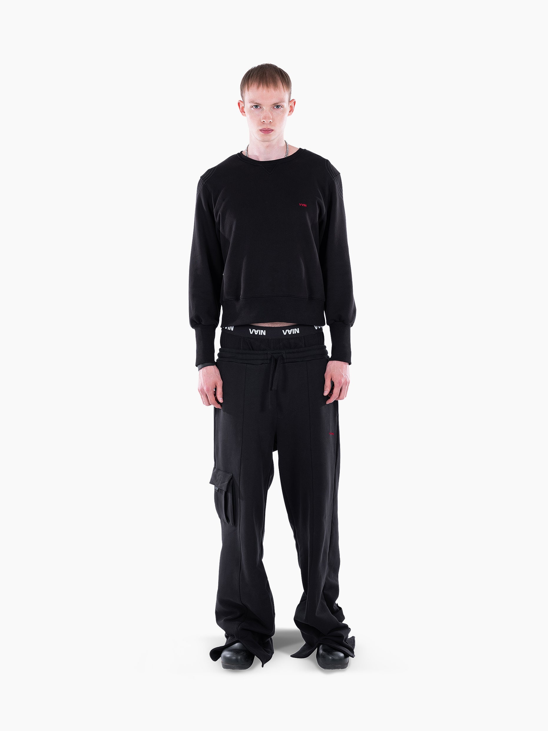 Vain cargo college pants black