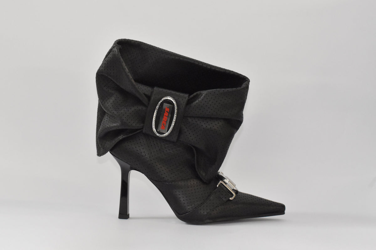 Aw26 bow boot black