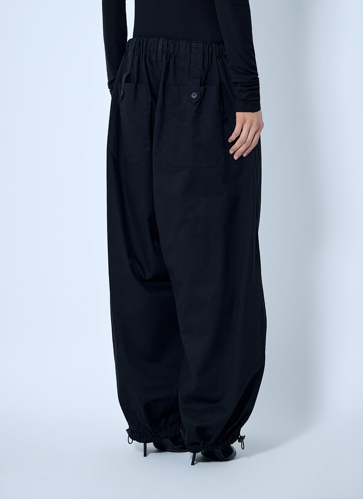 Elasticated-cuff trousers