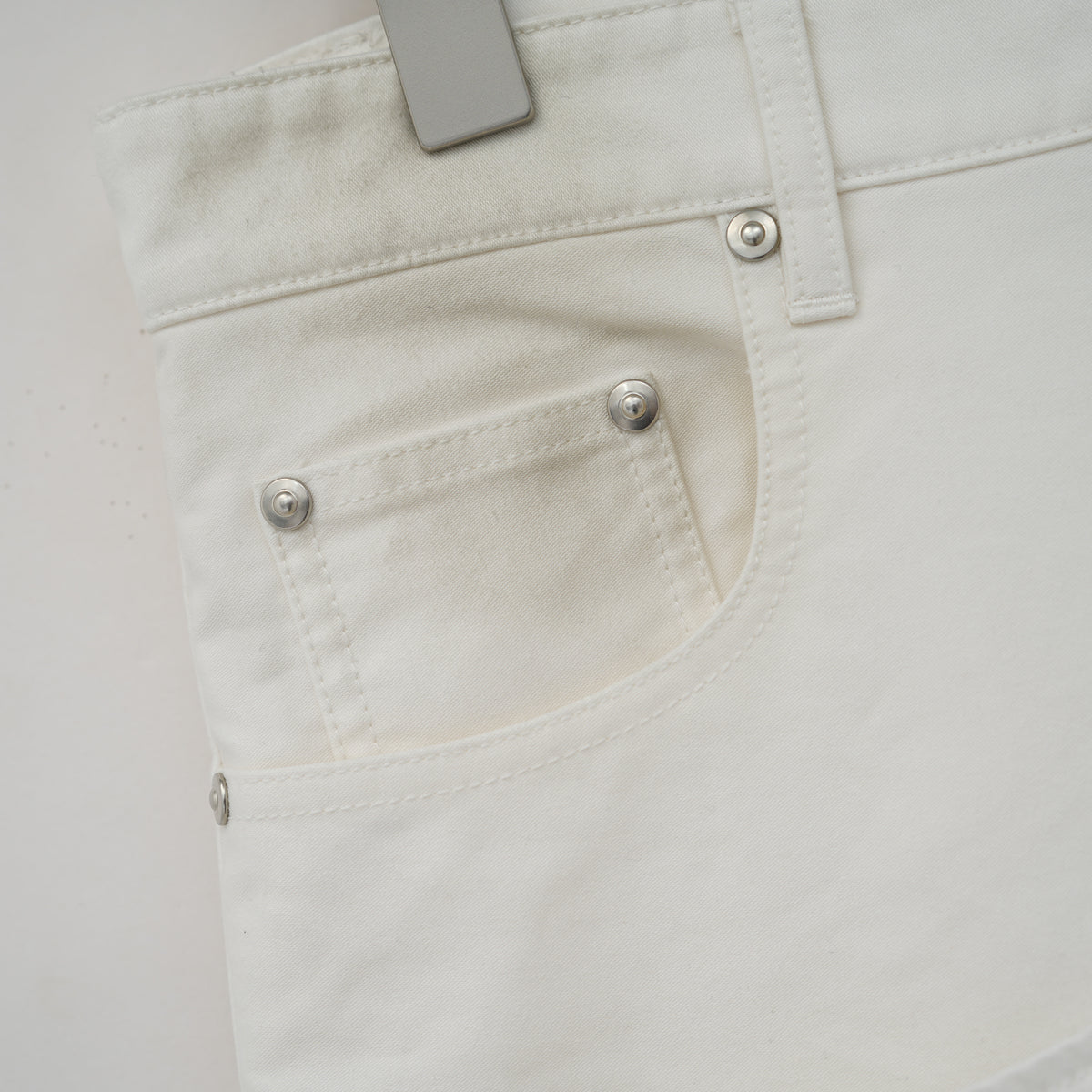 Belted moleskin pants in white