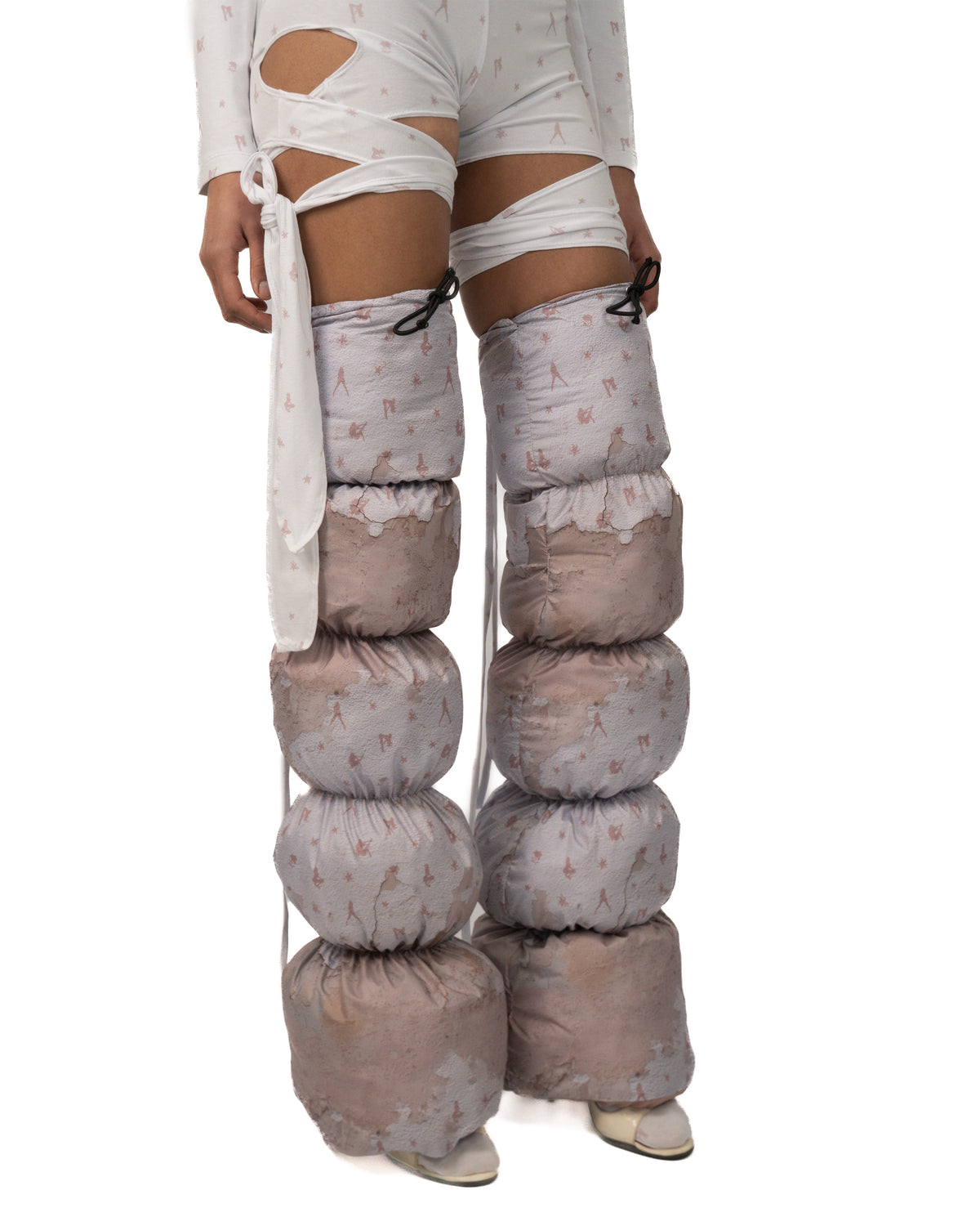 Wall print legwarmers