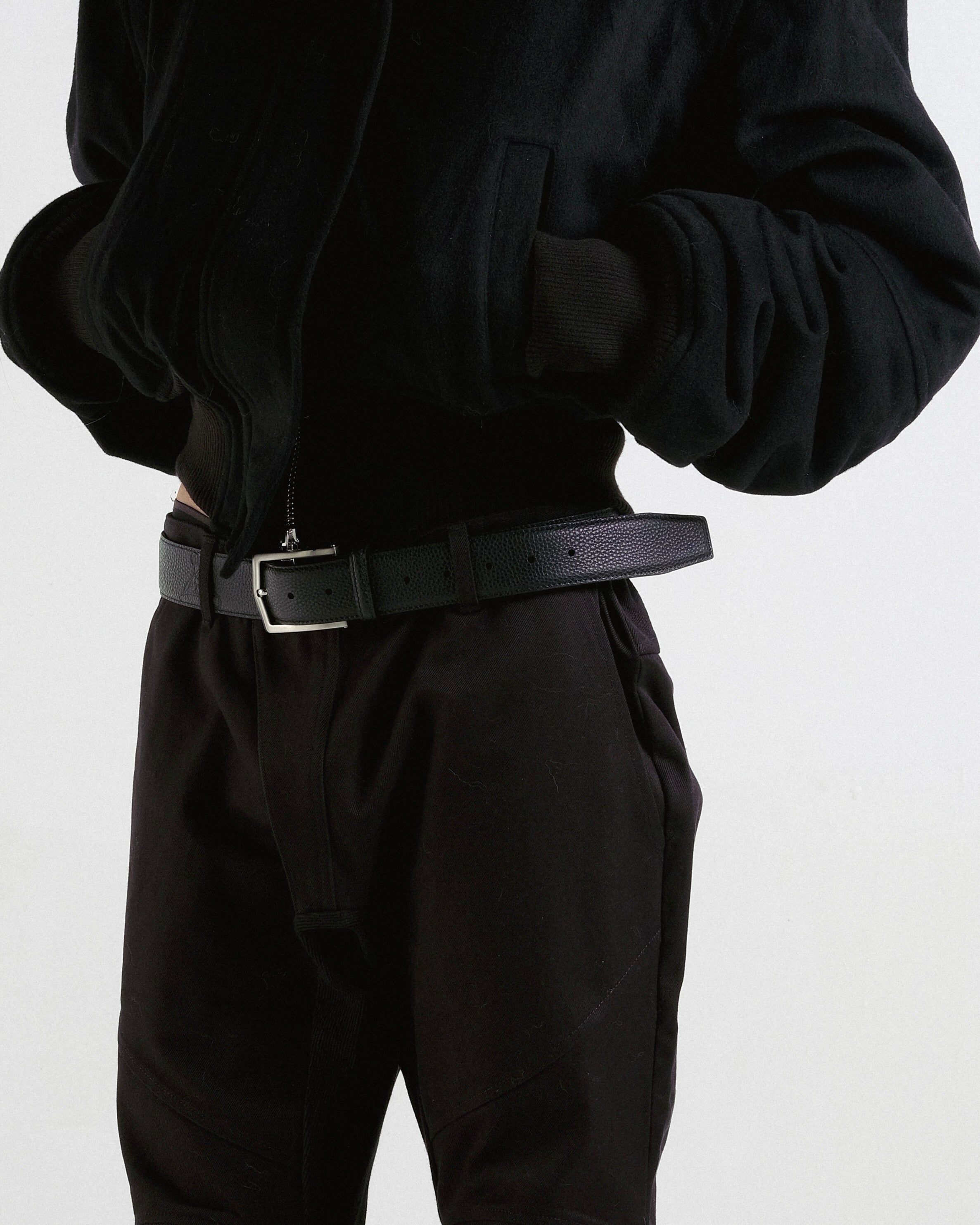 Pedestal leather belt