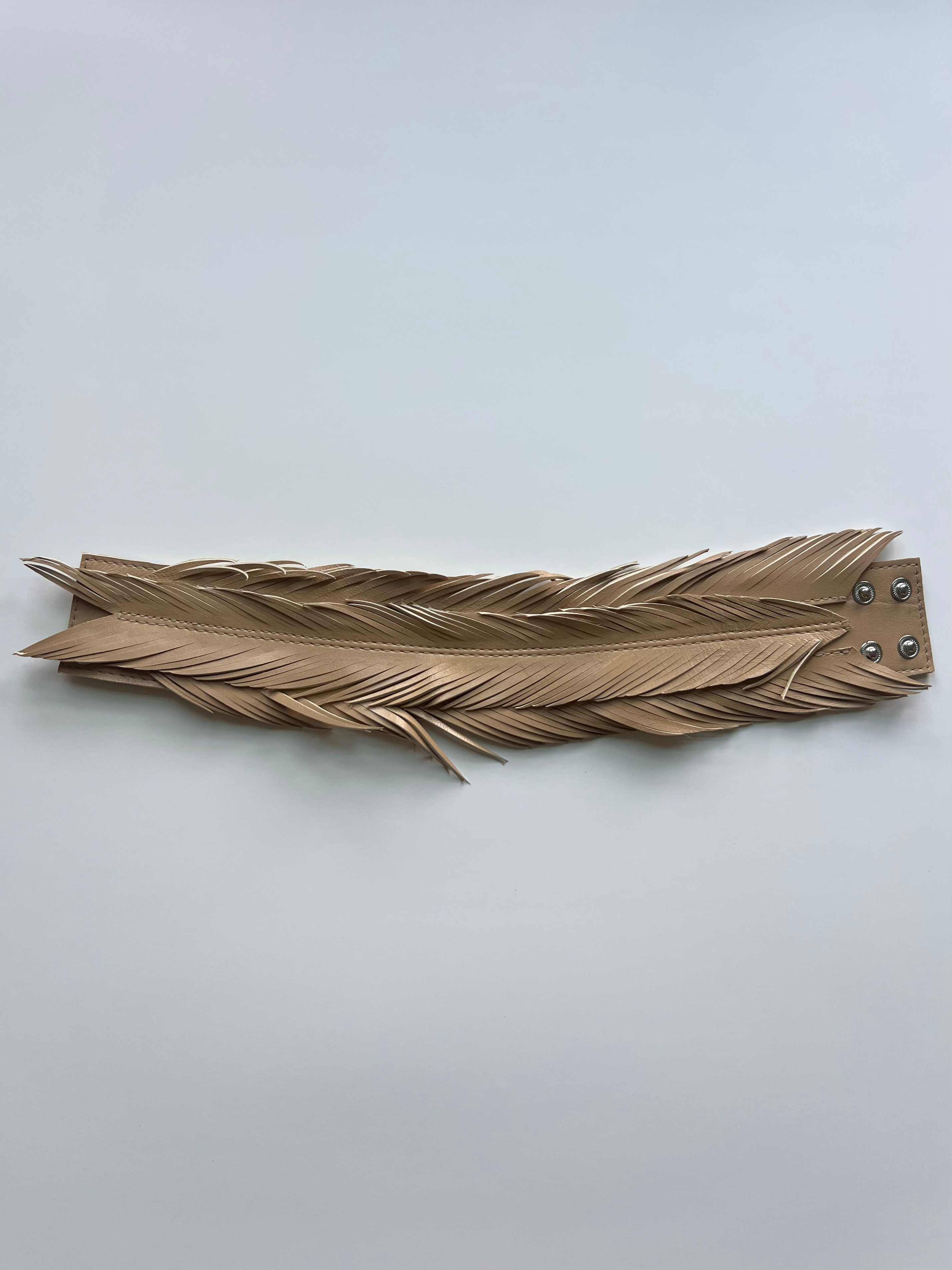 Leather feather collar