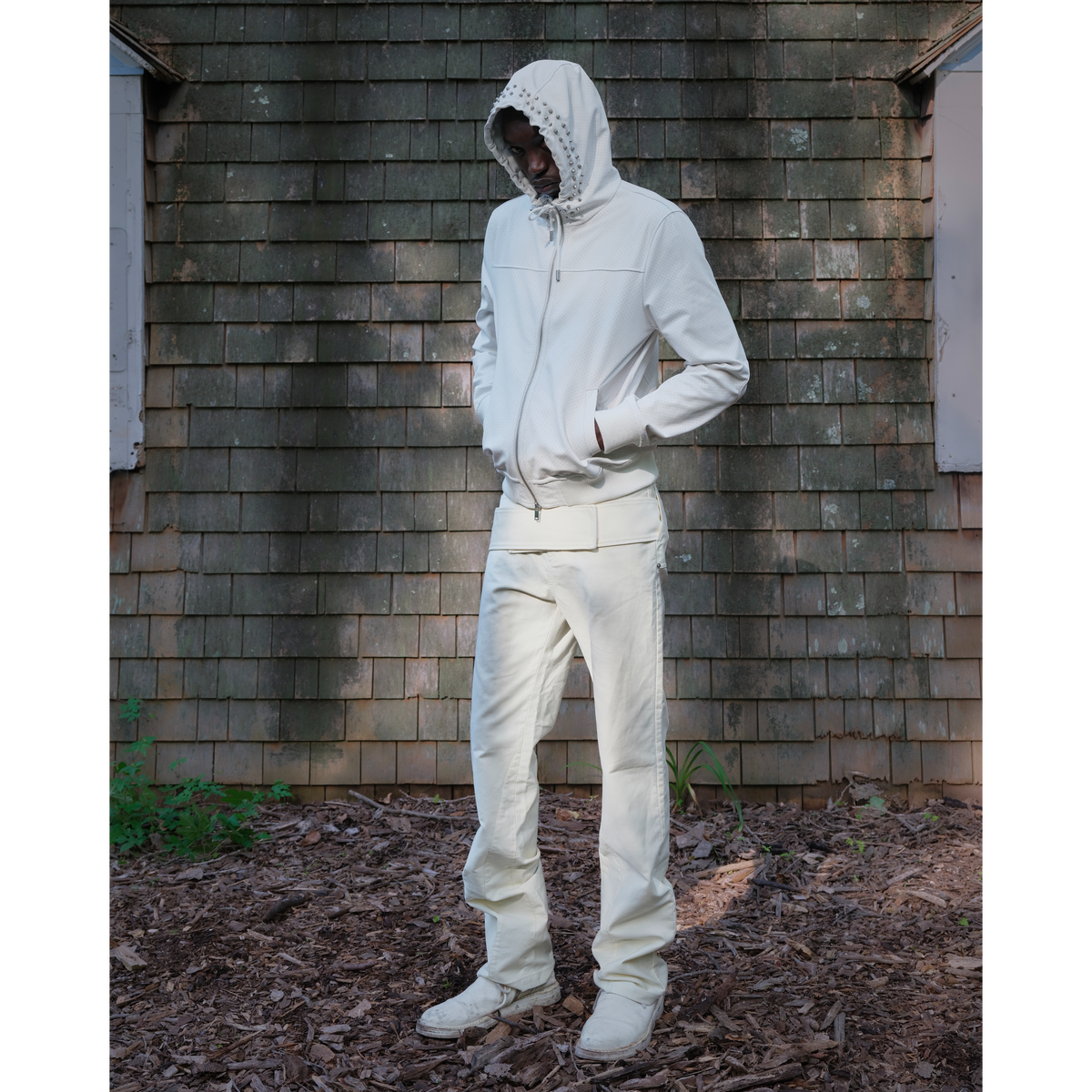 Belted moleskin pants in white