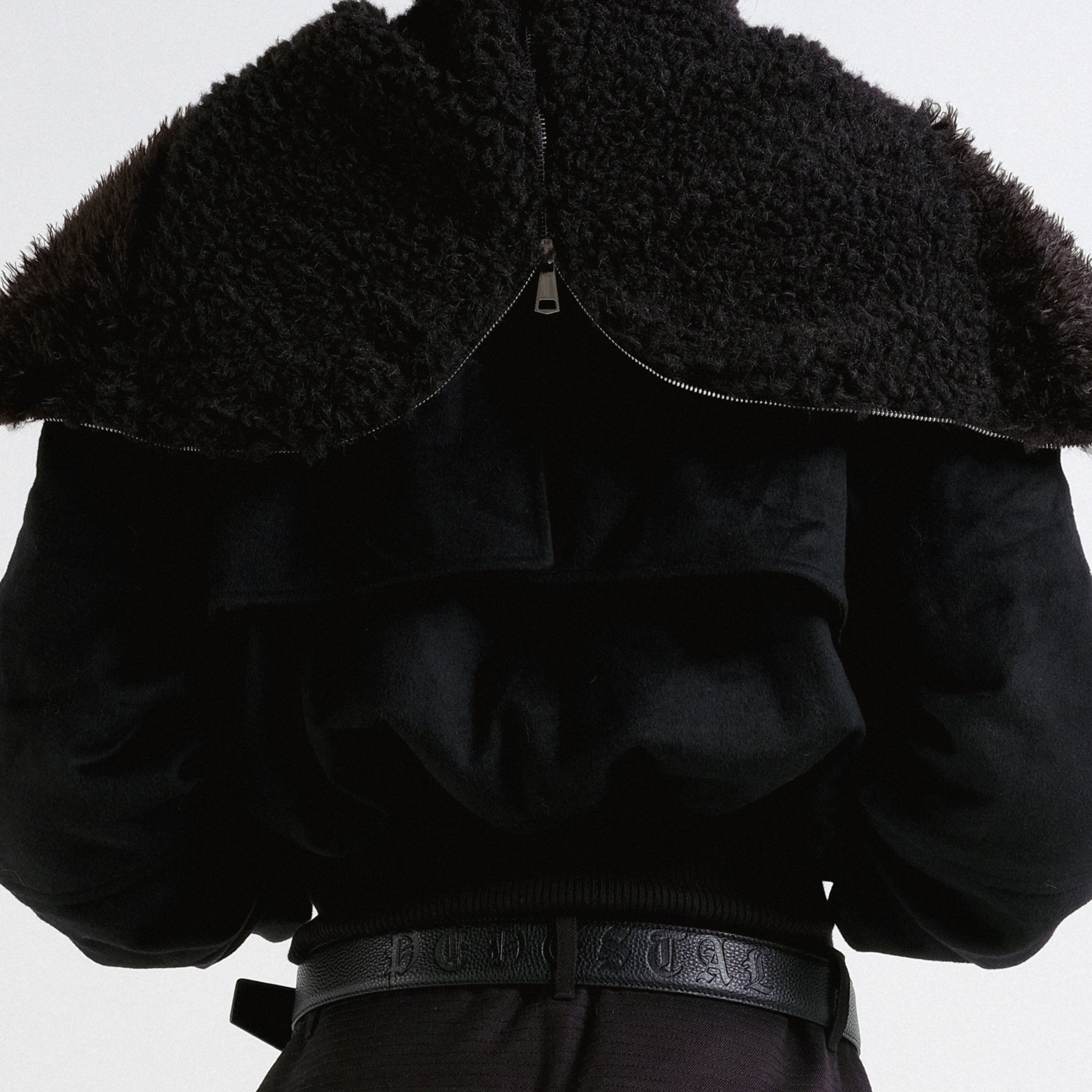 Pedestal leather belt