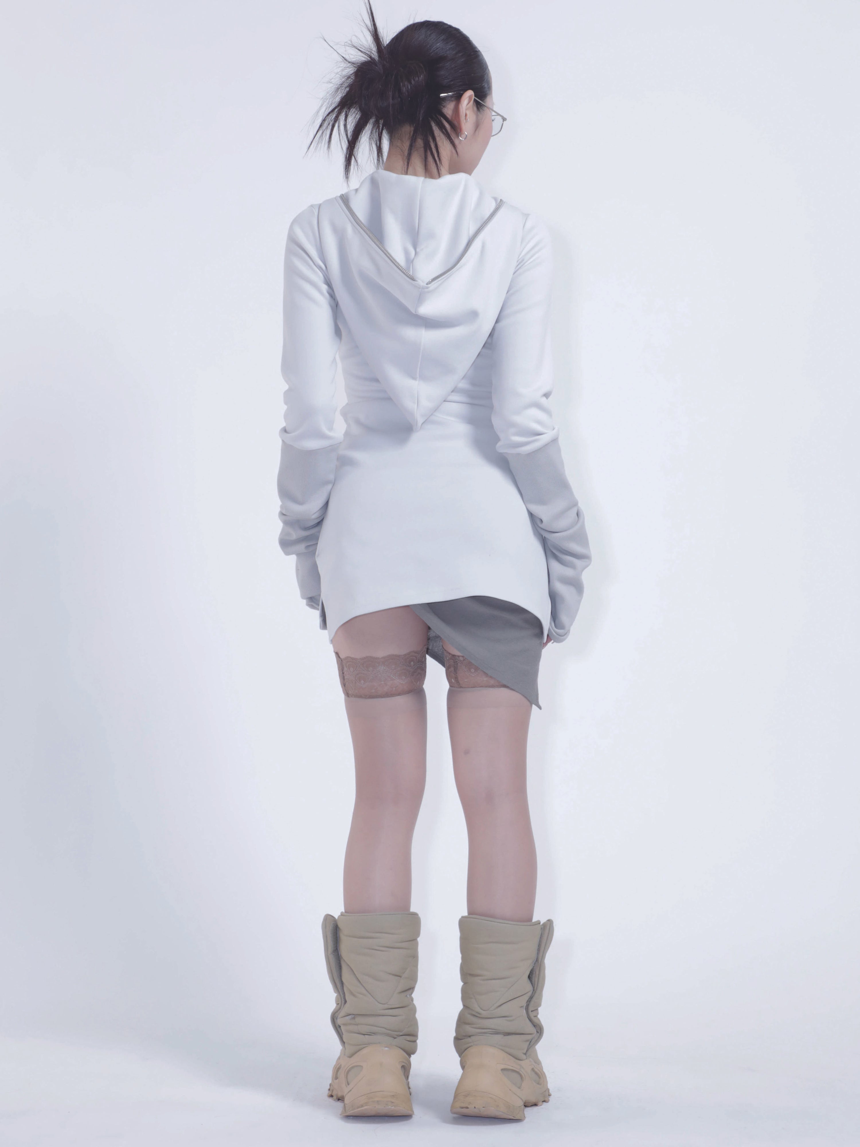 Free 2 talk- zip up dress- lg