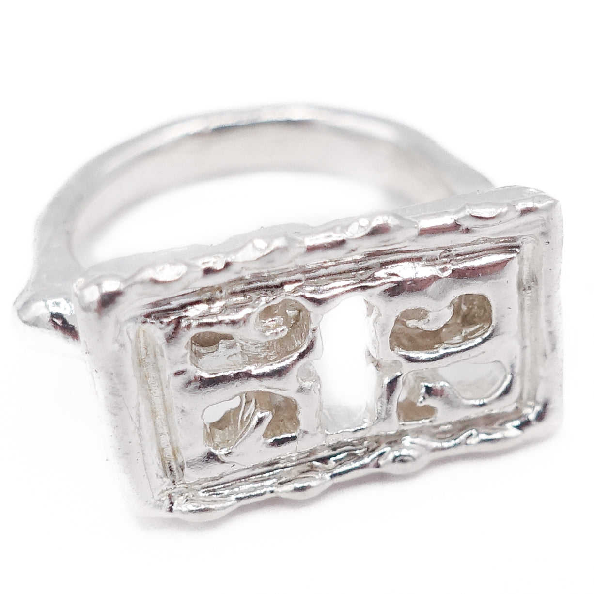 Lore ring