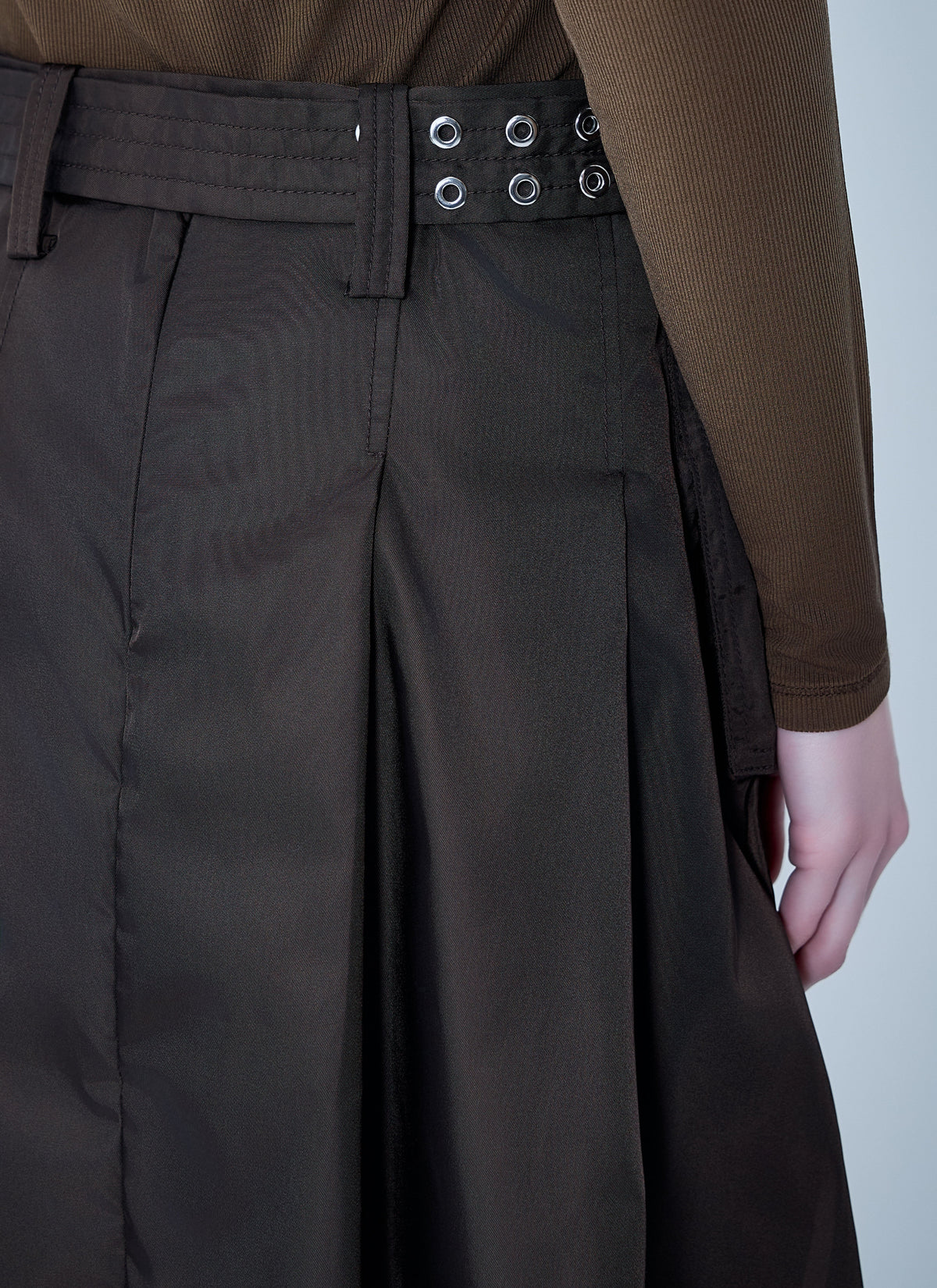 Duchesse nylon midi pleated pocket skirt