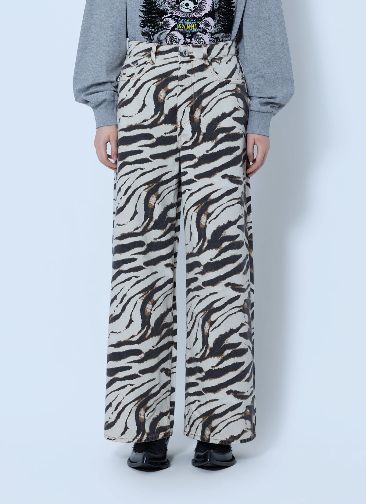 Print denim lari jeans